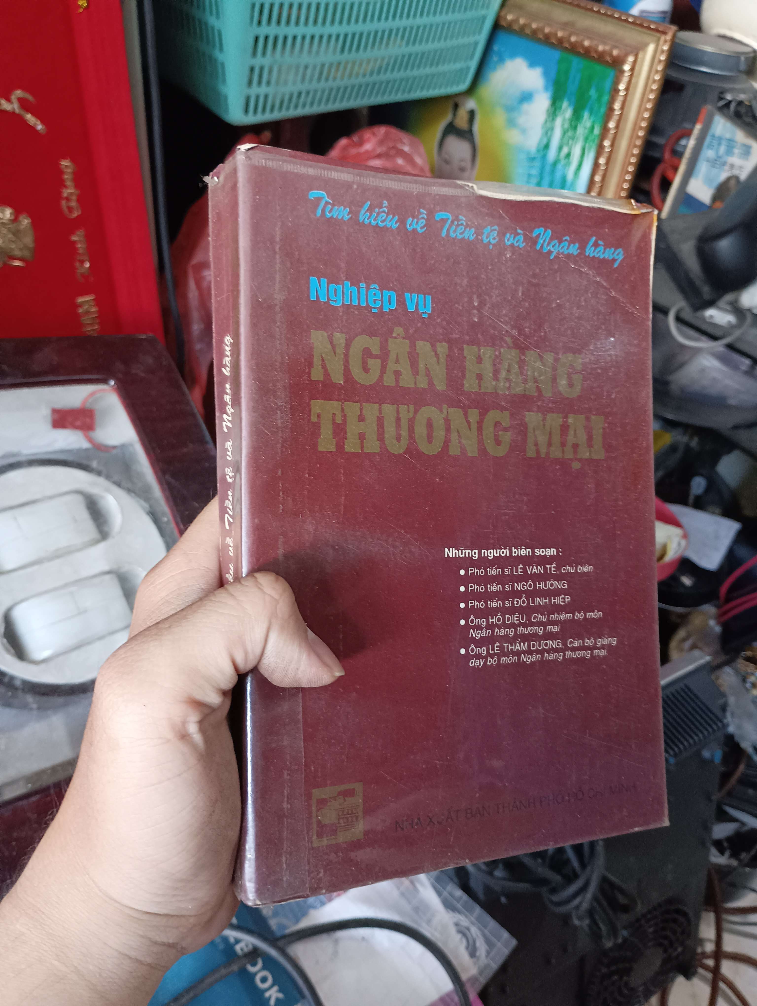 Nghiệp vụ Ngân hàng thương mại (Tìm hiểu về Tiền tệ và Ngân hàng) - PTS. Lê Văn Tề (chủ biên), PTS. Ngô Hưởng, PTS. Đỗ Linh Hiệp, Ông Hồ Diệu & Ông Lê Thẩm Dương 1995 (Sách kinh tế - tài chính - chứng khoán) KSX