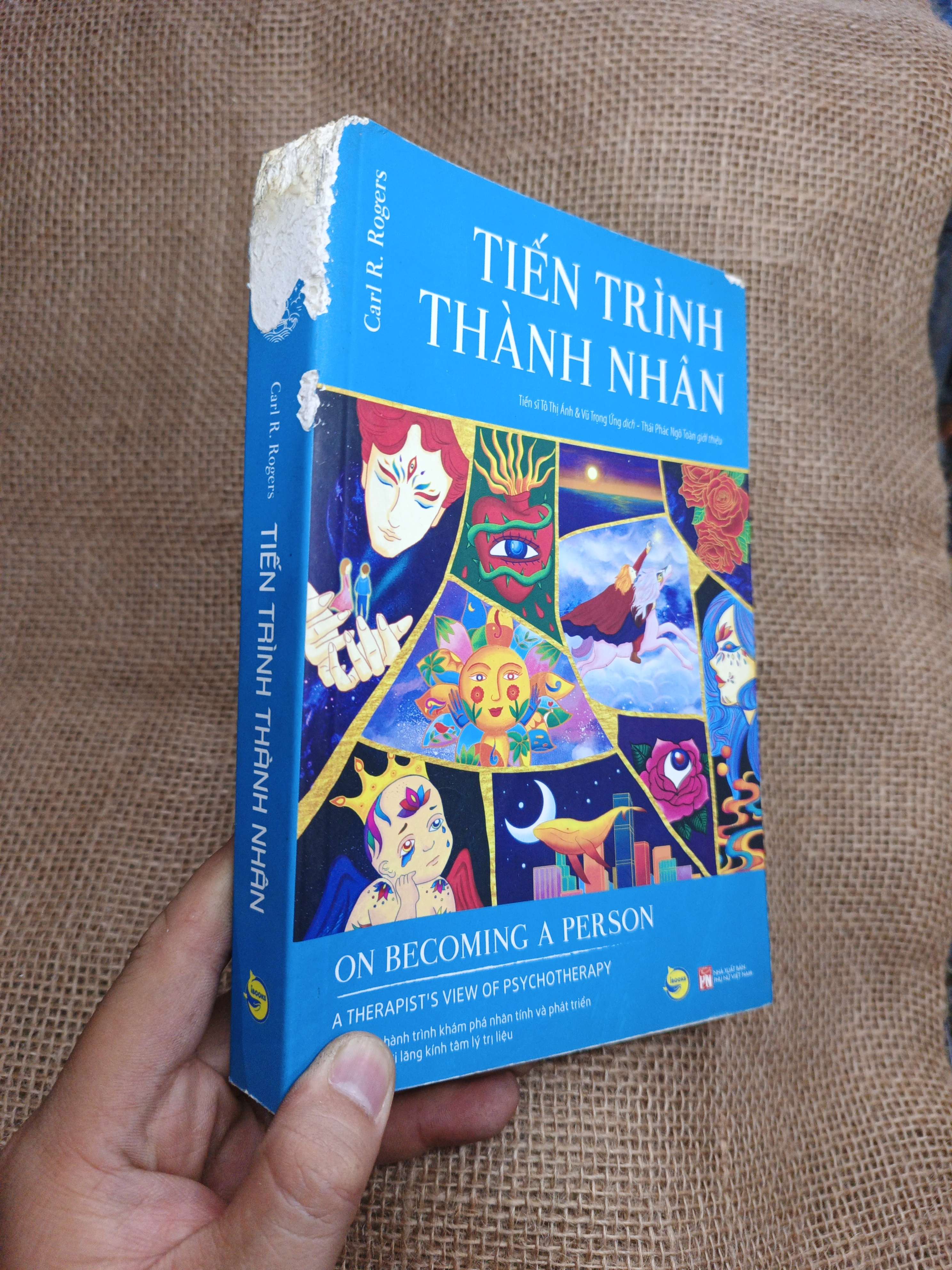 Tiến Trình Thành Nhân On Becoming A Person A Therapist's View Of Psychotherapy - Carl R. Rogers 2020 mới 70% chóc gáy (Sách văn học) HLSC (NSX)