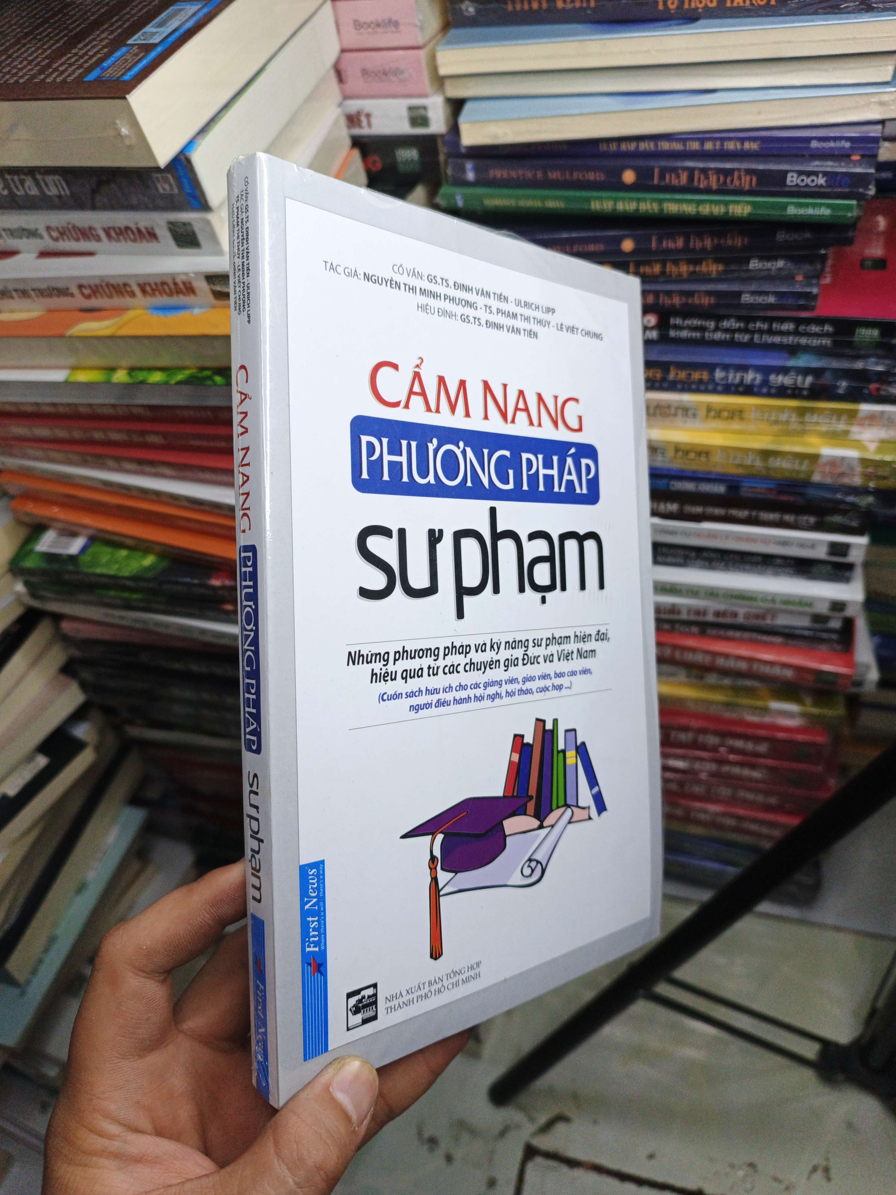 Cẩm Nang Phương Pháp Sư Phạm - Nguyễn Thị Minh Phượng mới 100% (Sách văn học) NENA