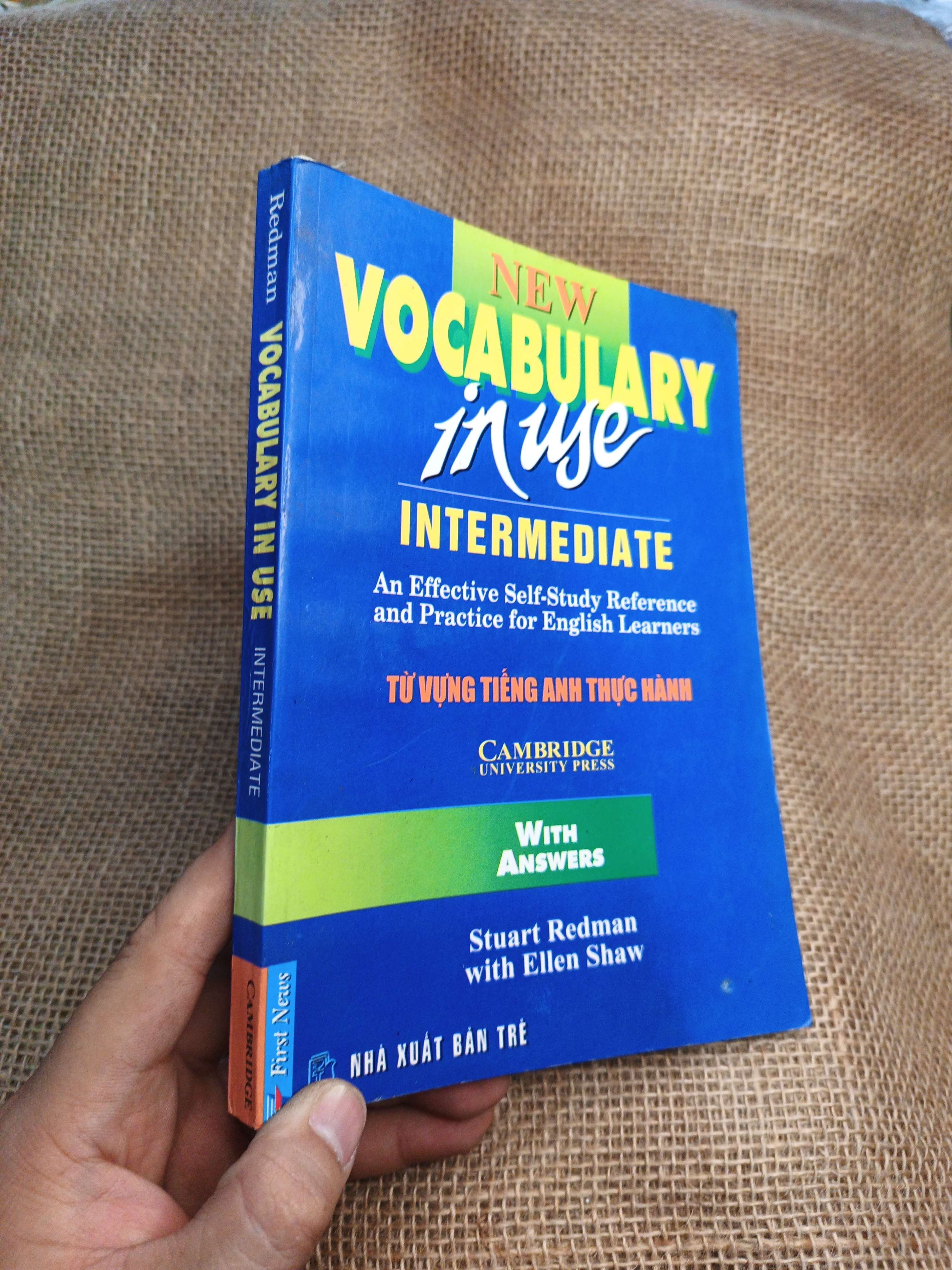 New Vocabulary In Use Intermediate Từ Vựng Tiếng Anh Thực Hành - Stuart Redman, Ellen Shaw 2000 mới 80% ố nhẹ (Sách tự học tiếng Anh) HLSC