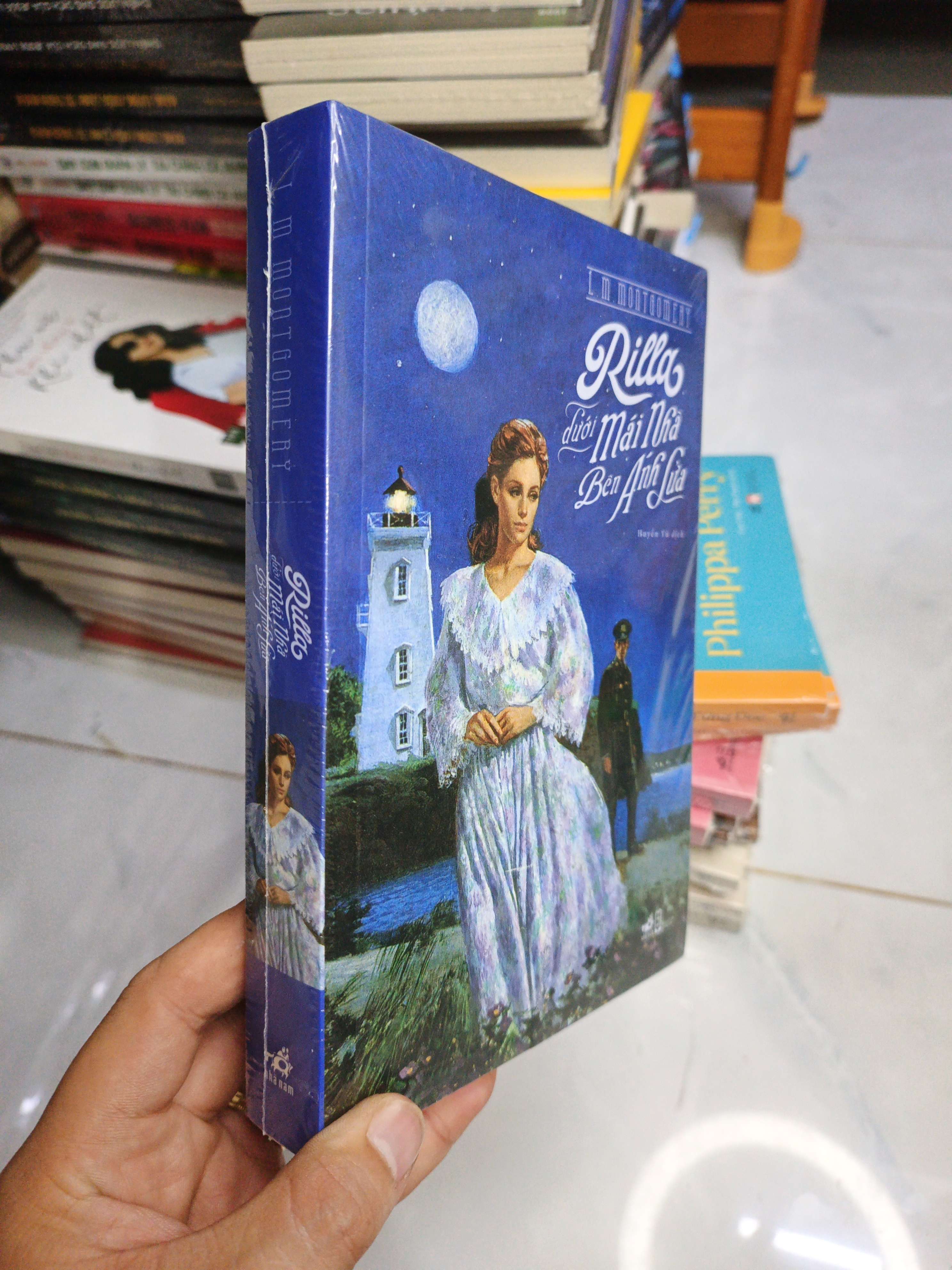 Rilla Dưới Mái Nhà Bên Ánh Lửa - L.M. Montgomery mới 100% (Sách văn học) NENA