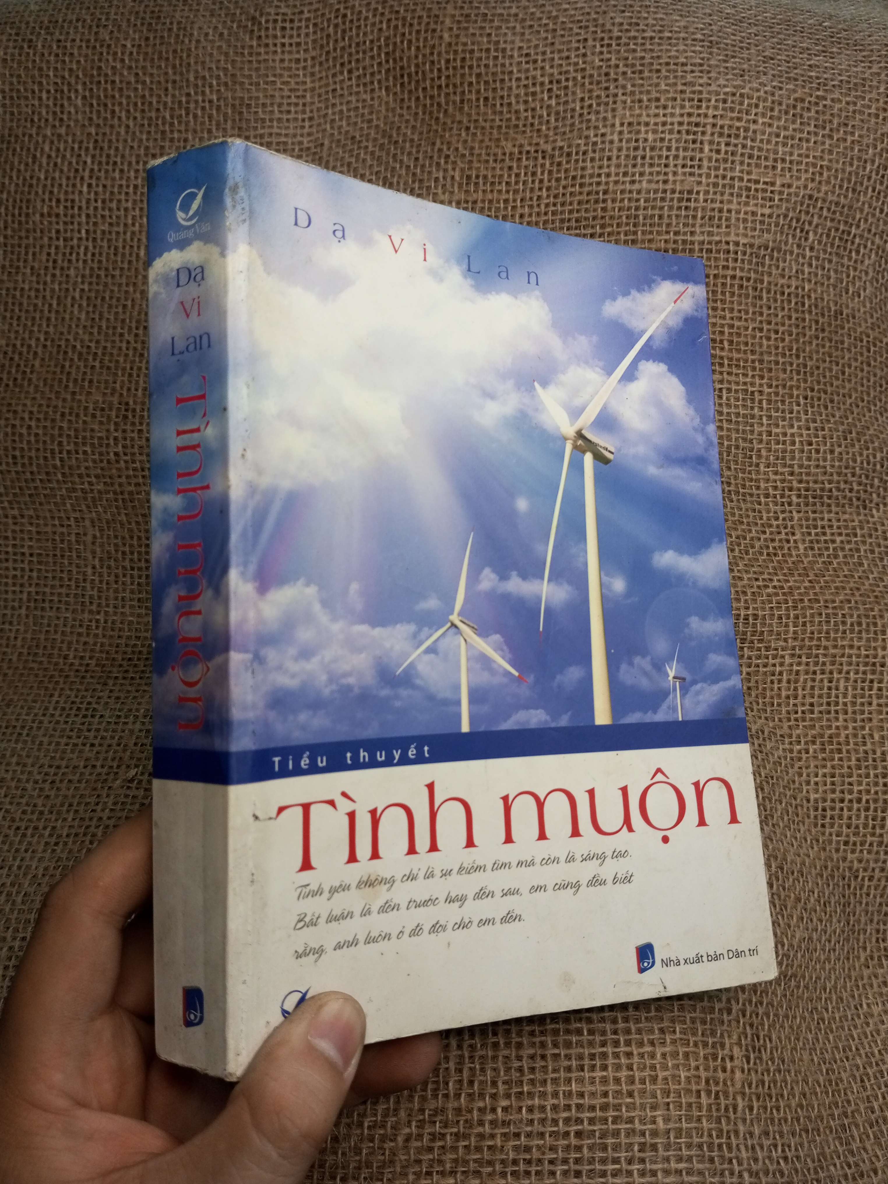 Tình Muộn - Dạ Vi Lan 2011 mới 80% ố nhẹ (Sách văn học) HLSC