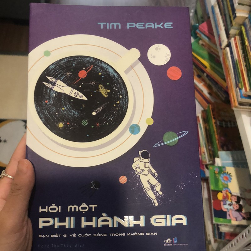 Hỏi một phi hành gia (Sách thiếu nhi) AB