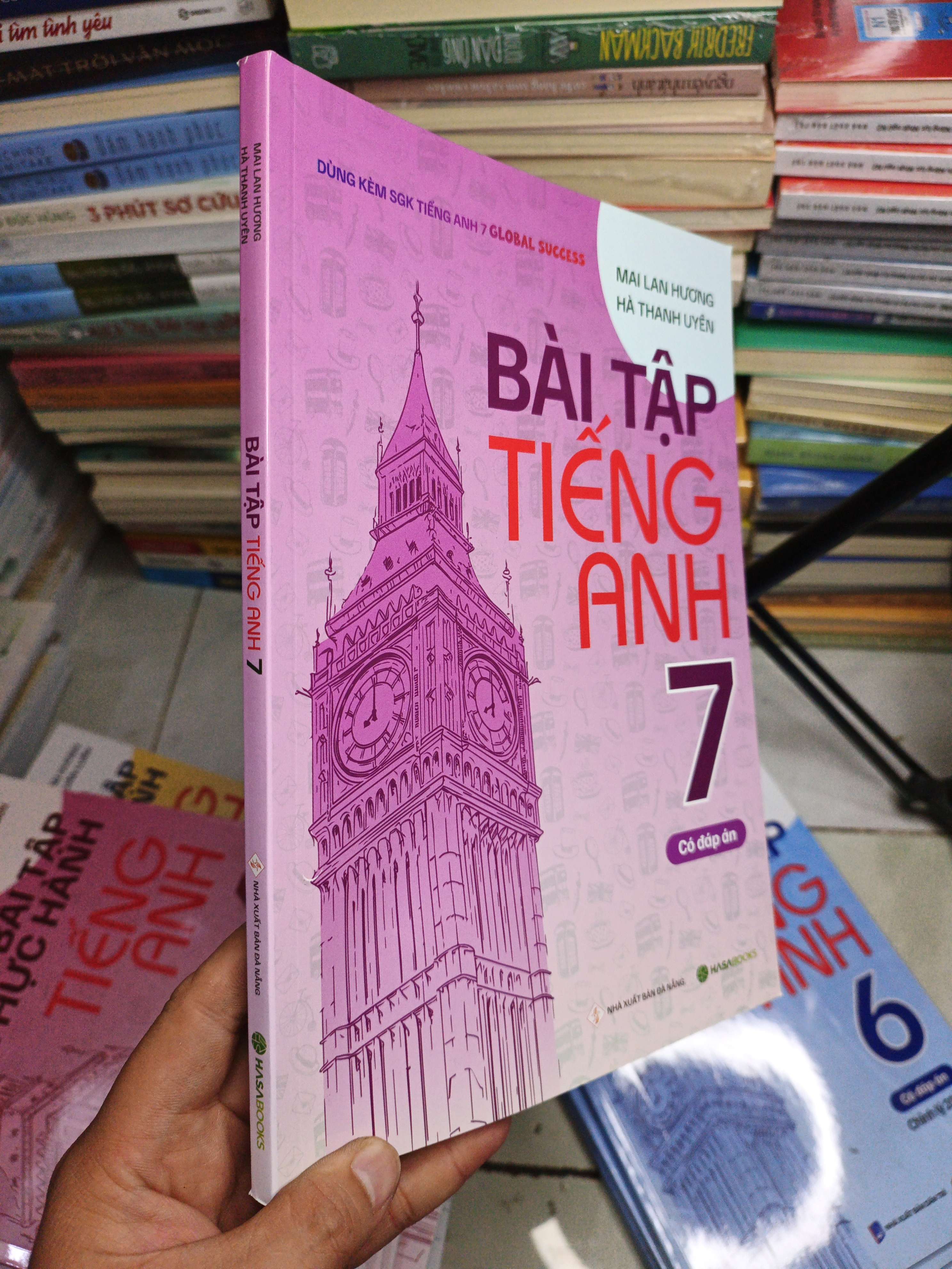 Bài Tập Tiếng Anh 7 Có Đáp Án - Mai Lan Hương, Hà Thanh Uyên mới 90% (Sách tự học tiếng Anh) NENA