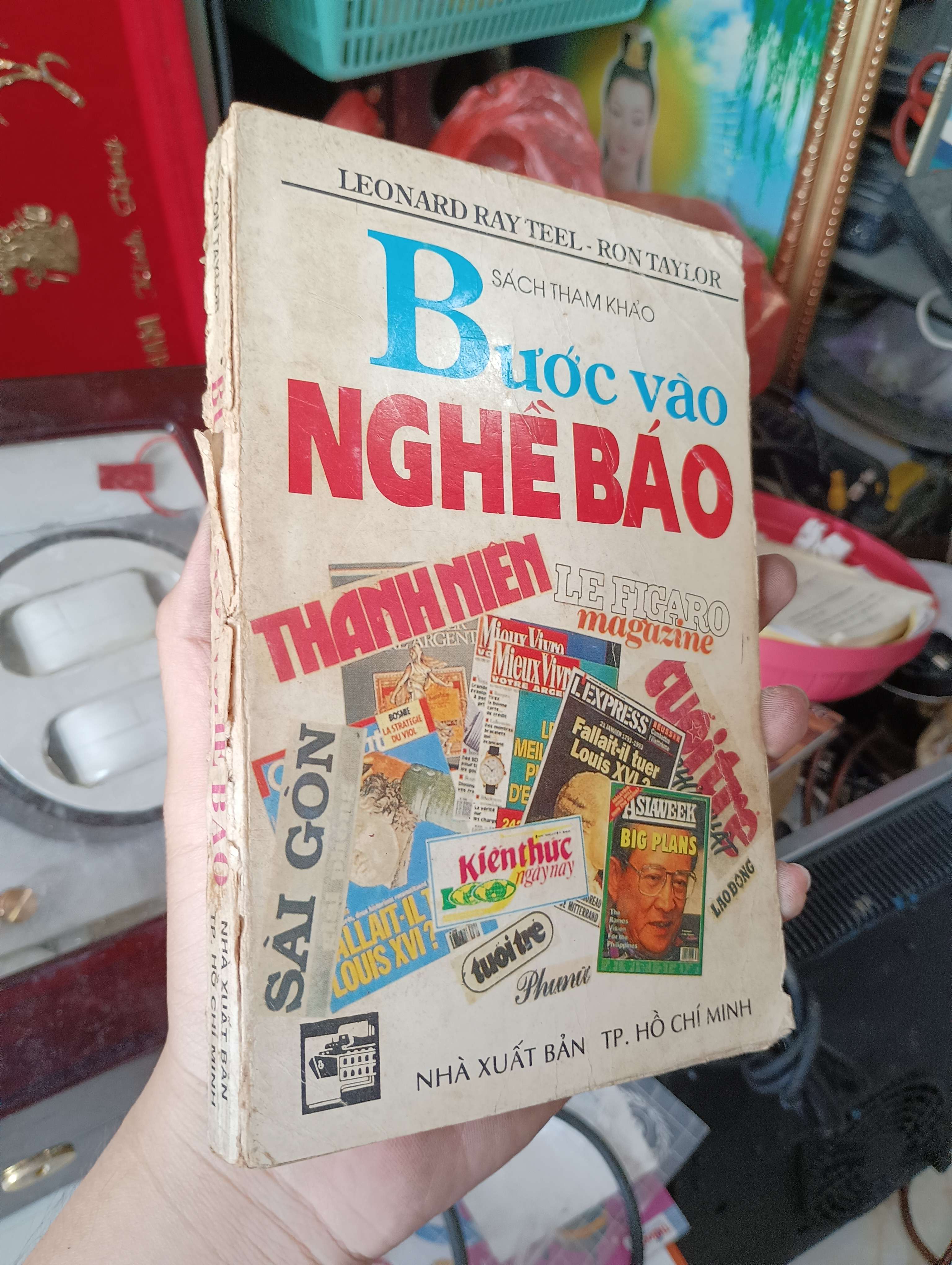 Bước vào nghề báo - Leonard Ray Teel & Ron Taylor 1993 (Sách văn học) KSX