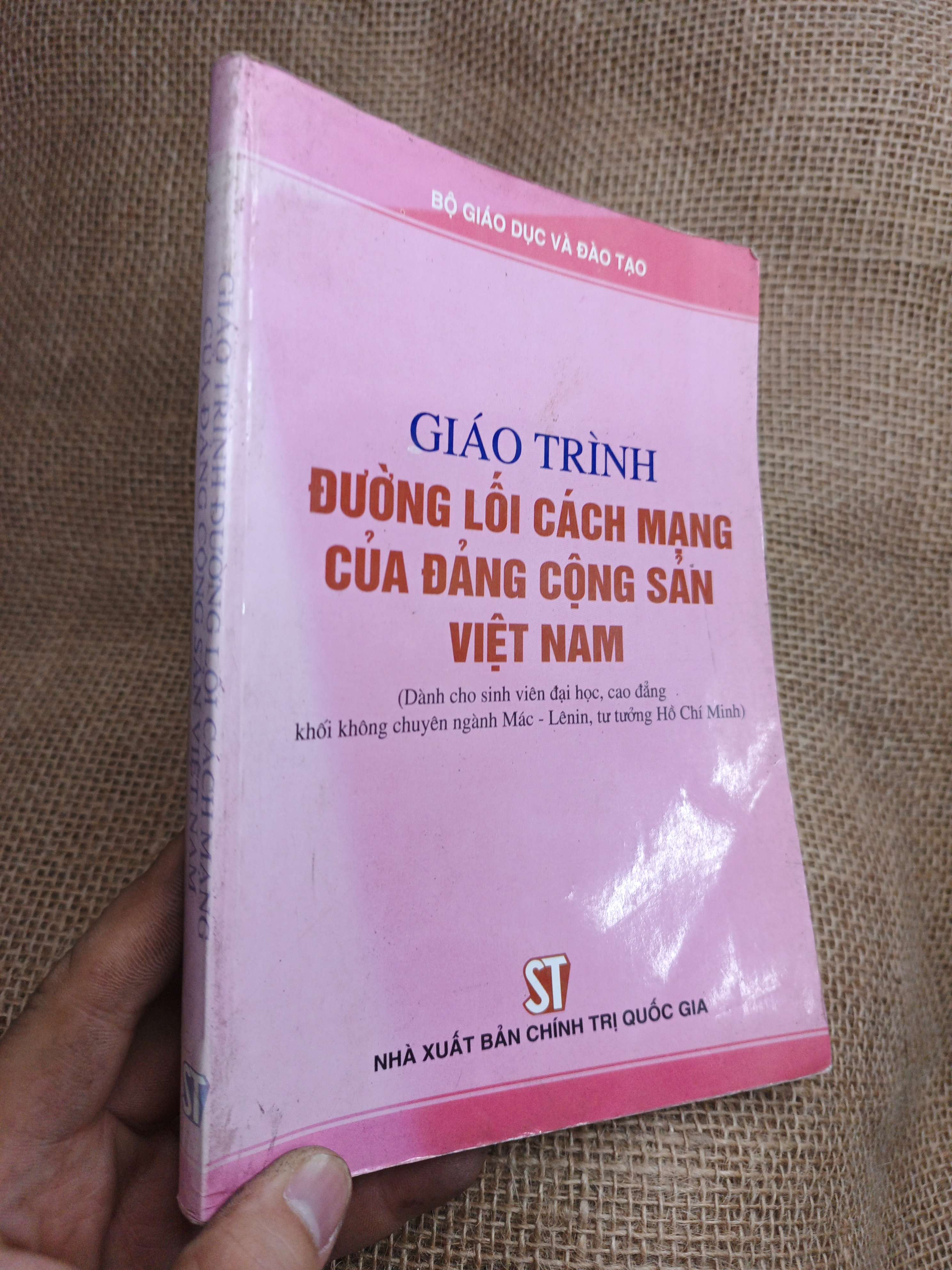 Giáo Trình Đường Lối Cách Mạng Của Đảng Cộng Sản Việt Nam 2009 mới 80% ố (Giáo trình đại học - cao đẳng) HLSC