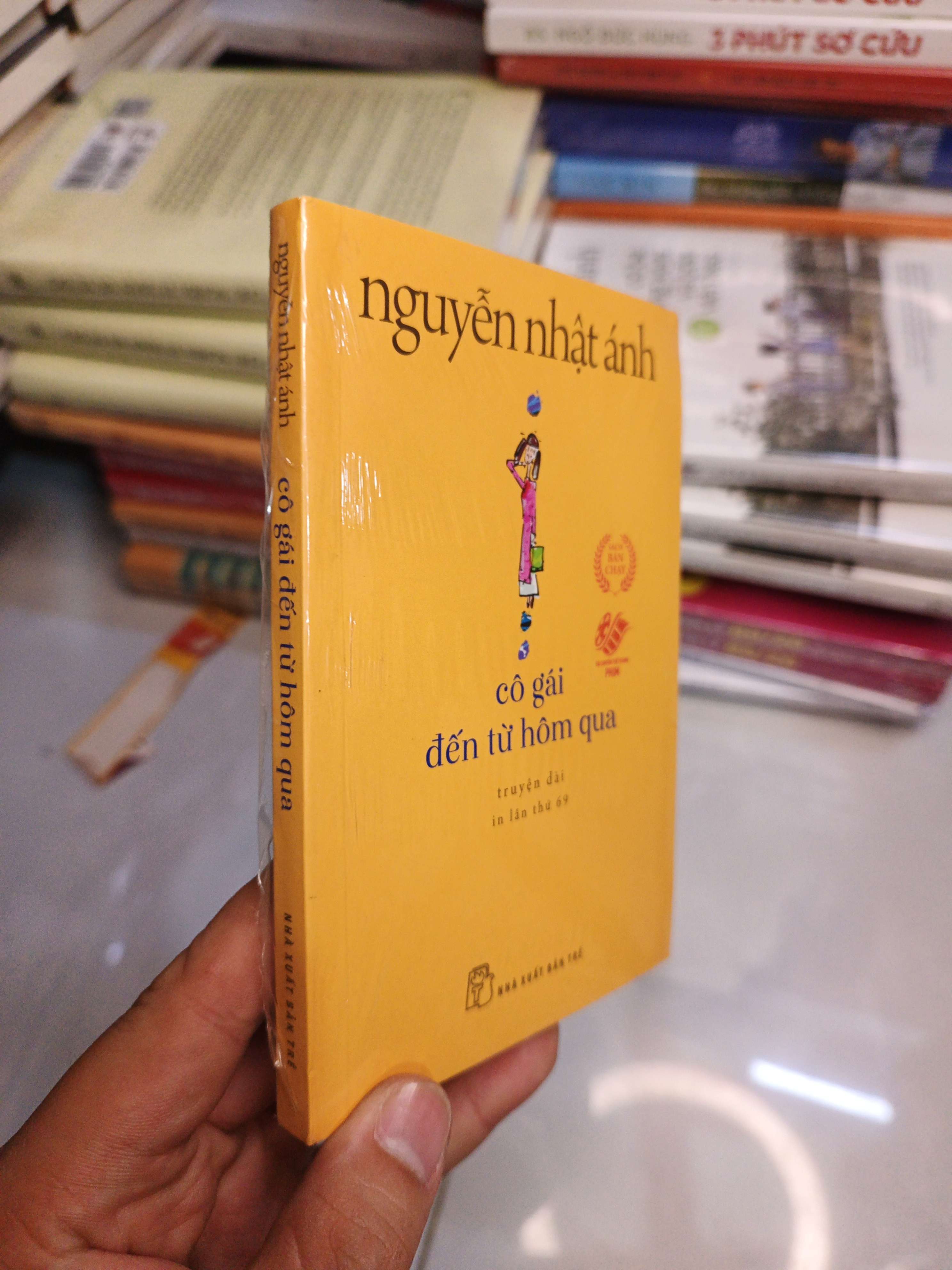 Cô Gái Đến Từ Hôm Qua - Nguyễn Nhật Ánh mới 100% (Sách văn học) NENA