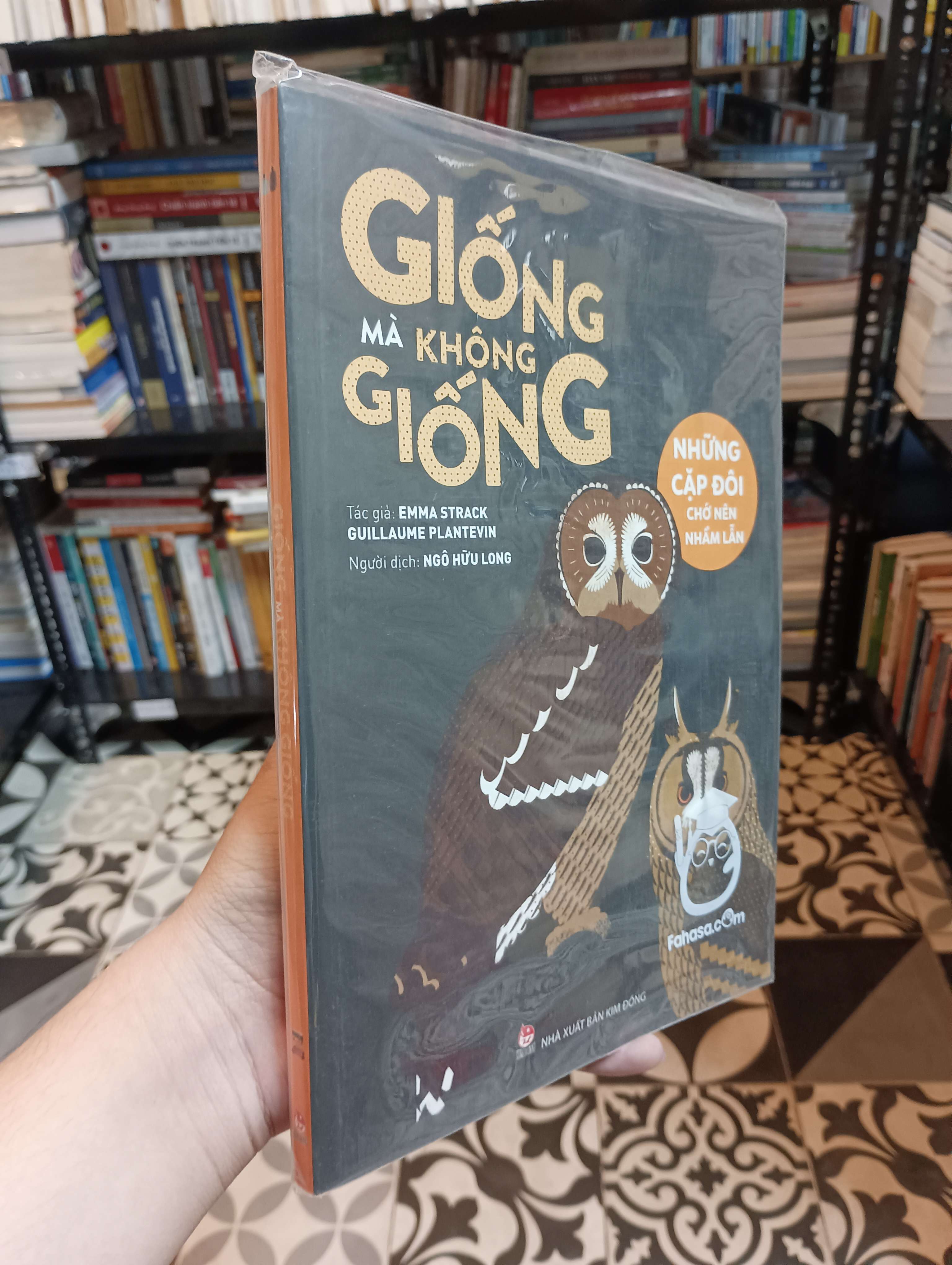 Giống mà không giống - Emma Strack & Guillaume Plantevin 2018 Mới 90% (Sách kiến thức tổng hợp) HTB