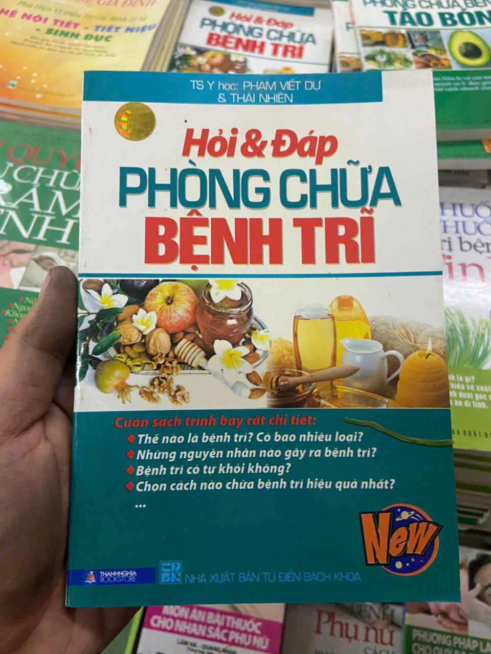 Hỏi & đáp phòng chữa bệnh trĩ (Sách Y học - Sức khỏe - Thể thao) VAVO