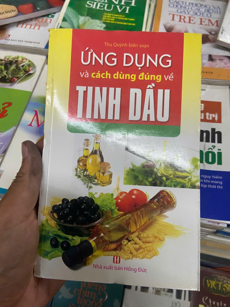 Ứng dụng và cách dùng đúng về tinh dầu (Sách Y học - Sức khỏe - Thể thao) VAVO