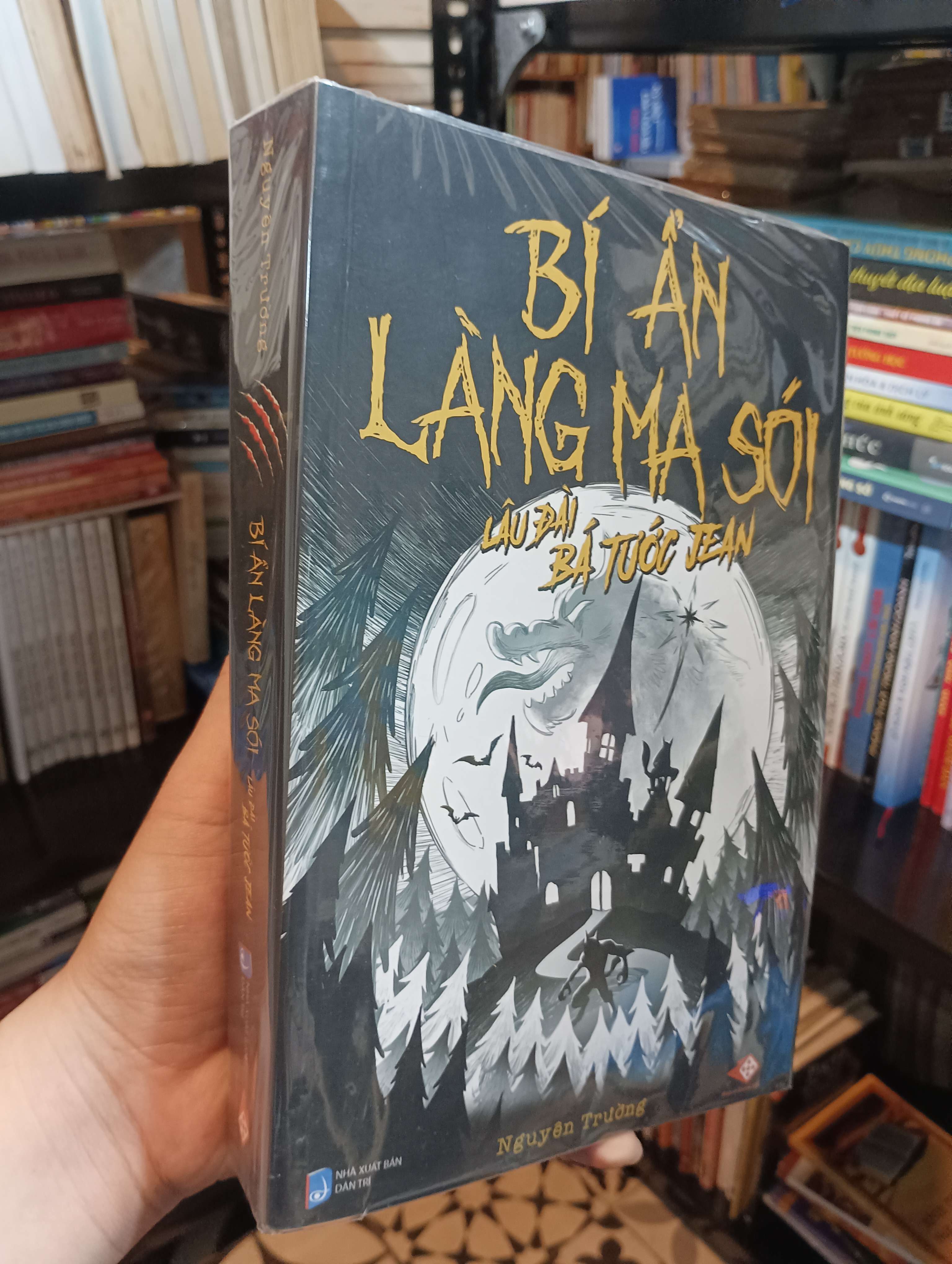Bí ẩn làng ma sói: Lâu đài bá tước Jean - Nguyên Trường 2019 Mới 90% (Tiểu Thuyết) HTB