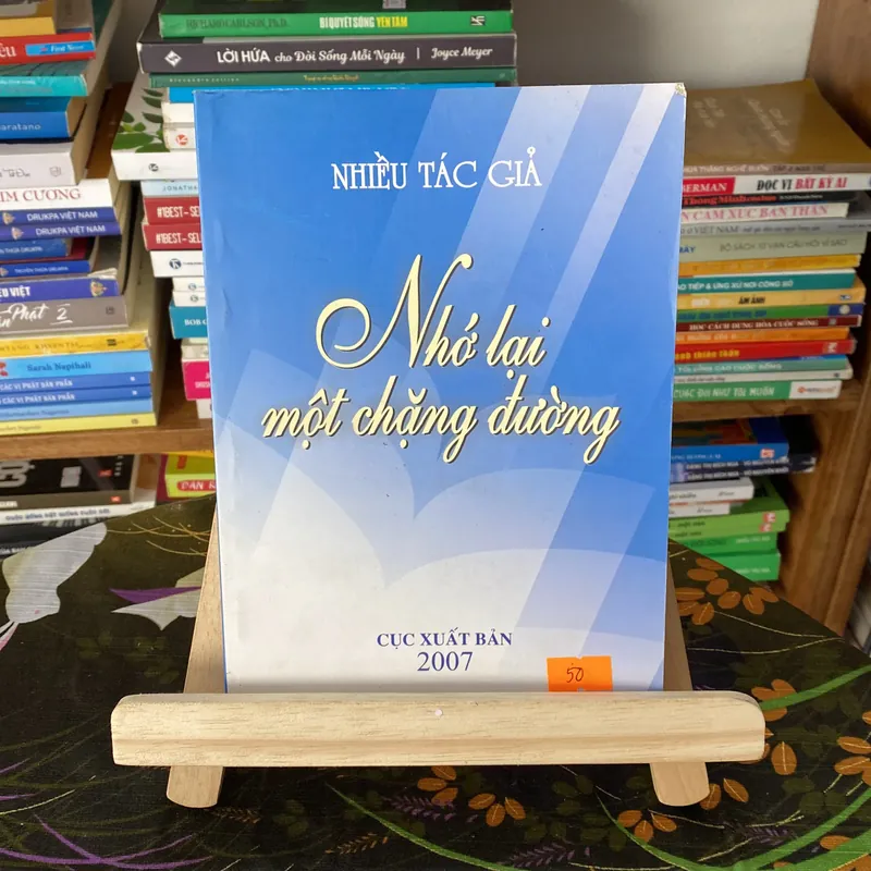 Nhớ lại một chặng đường (Sách văn học) AB