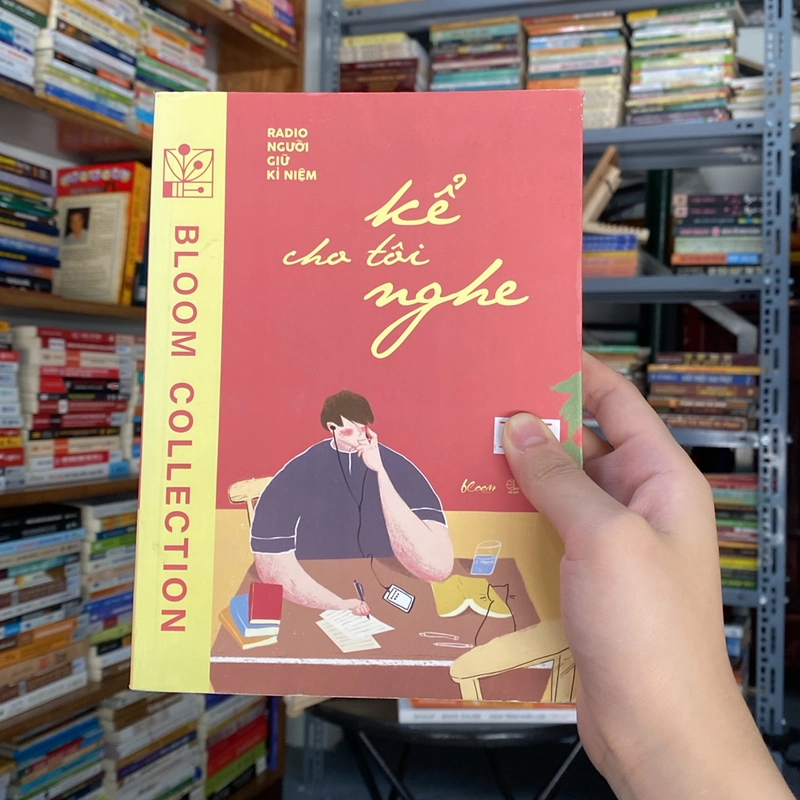 Kể cho tôi nghe - Radio người giữ kỉ niệm (Sách văn học) AB