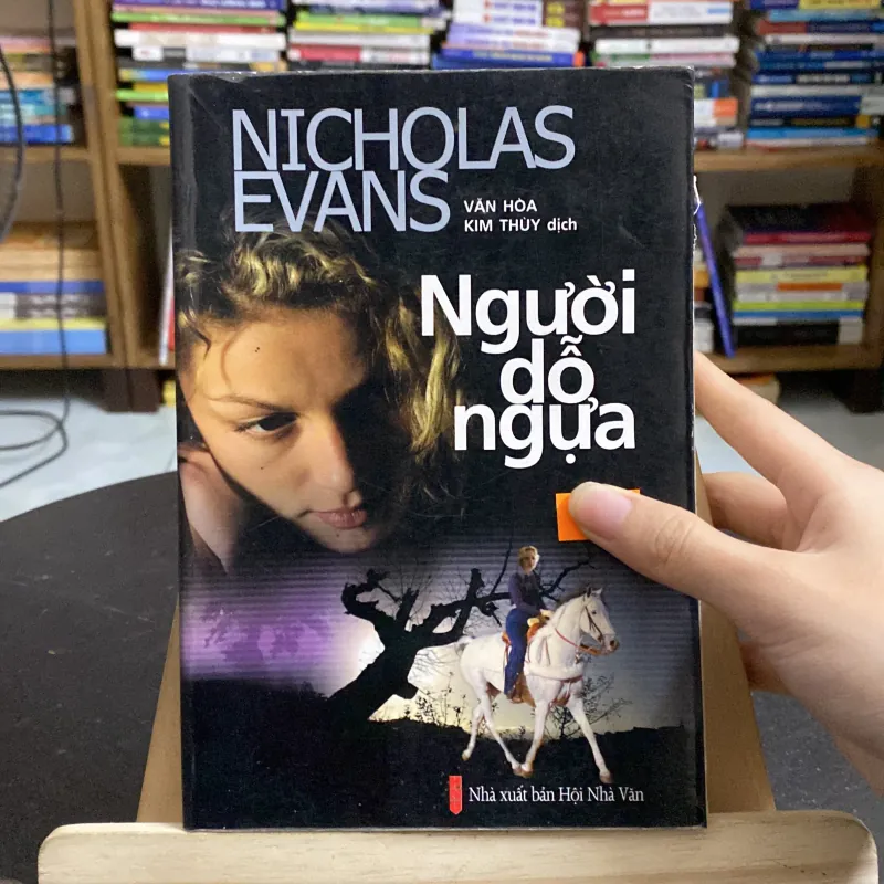 Người dỗ ngựa-tác giả Nicholas Evans (Văn học nước ngoài) AB