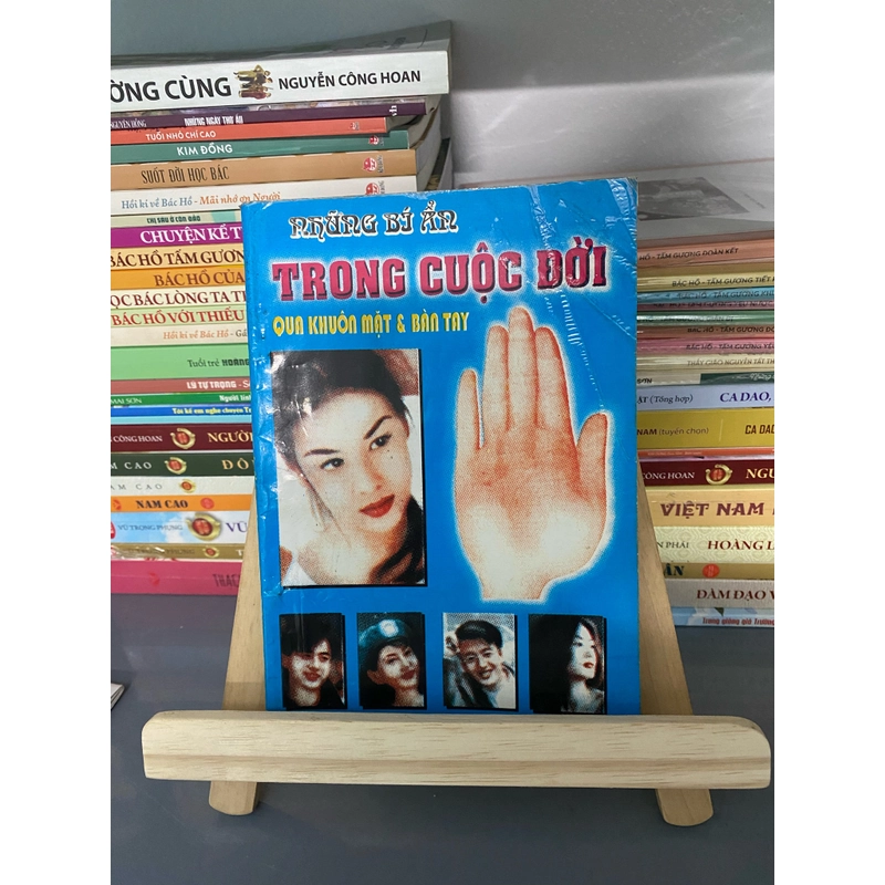 Sách Những bí ẩn trong cuộc đời qua khuôn mặt & bàn tay (Sách tôn giáo - tâm linh) AB