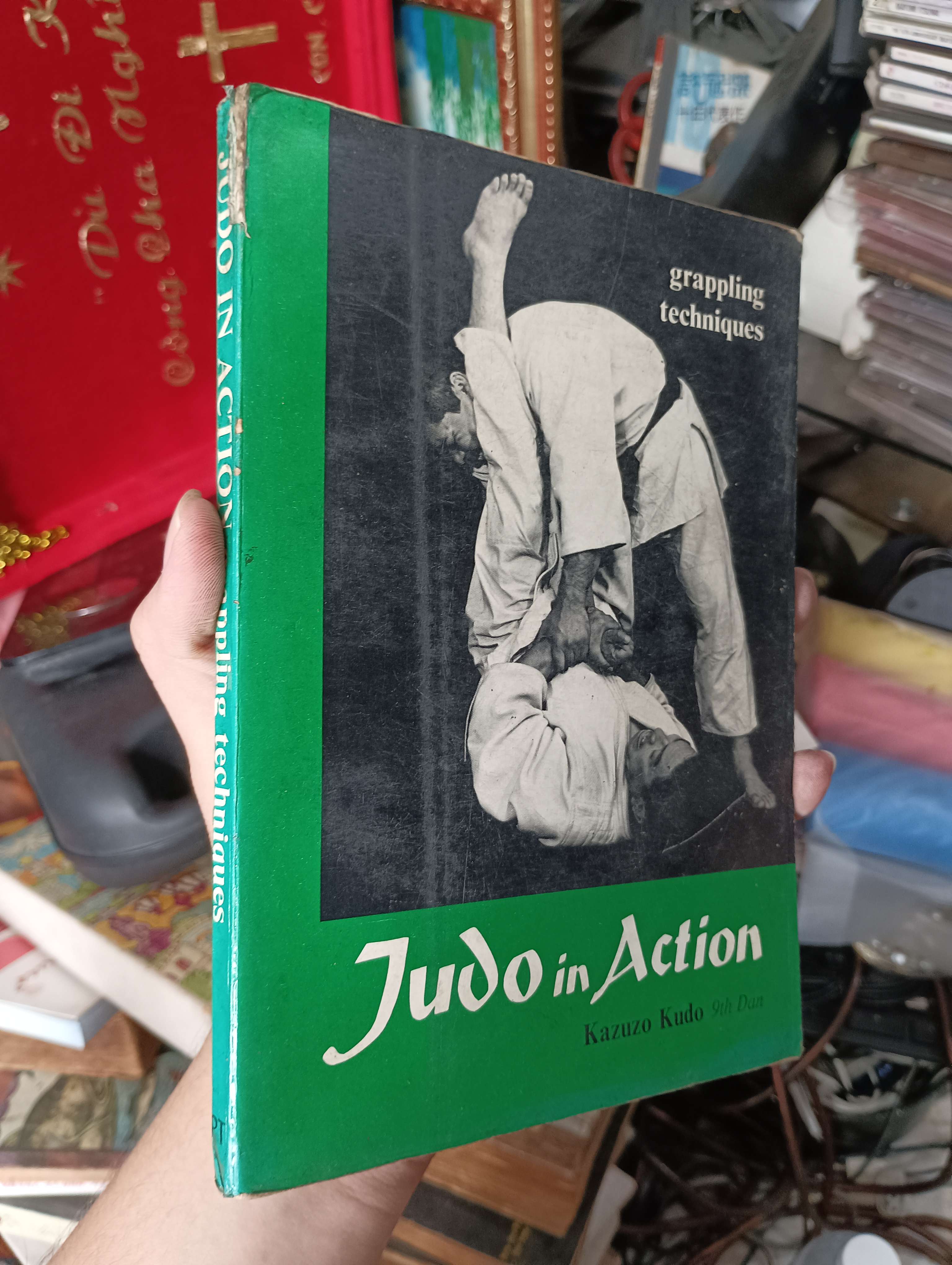 Judo in Action: grappling techniques - Kazuzo Kudo 9th Dan 1967 (Sách kiến thức tổng hợp) KSX