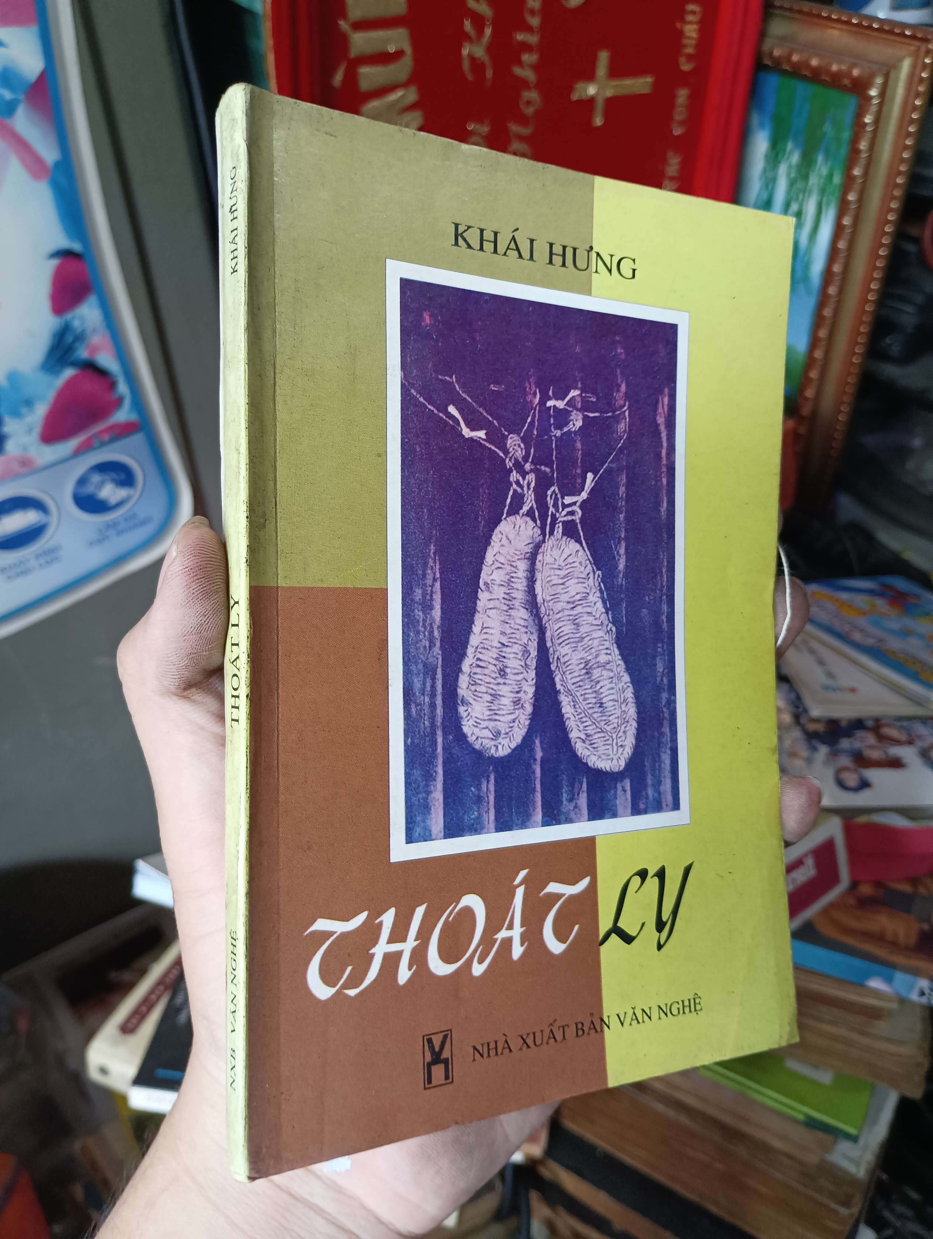 Thoát Ly - Khái Hưng 1999 (Sách văn học) KSX