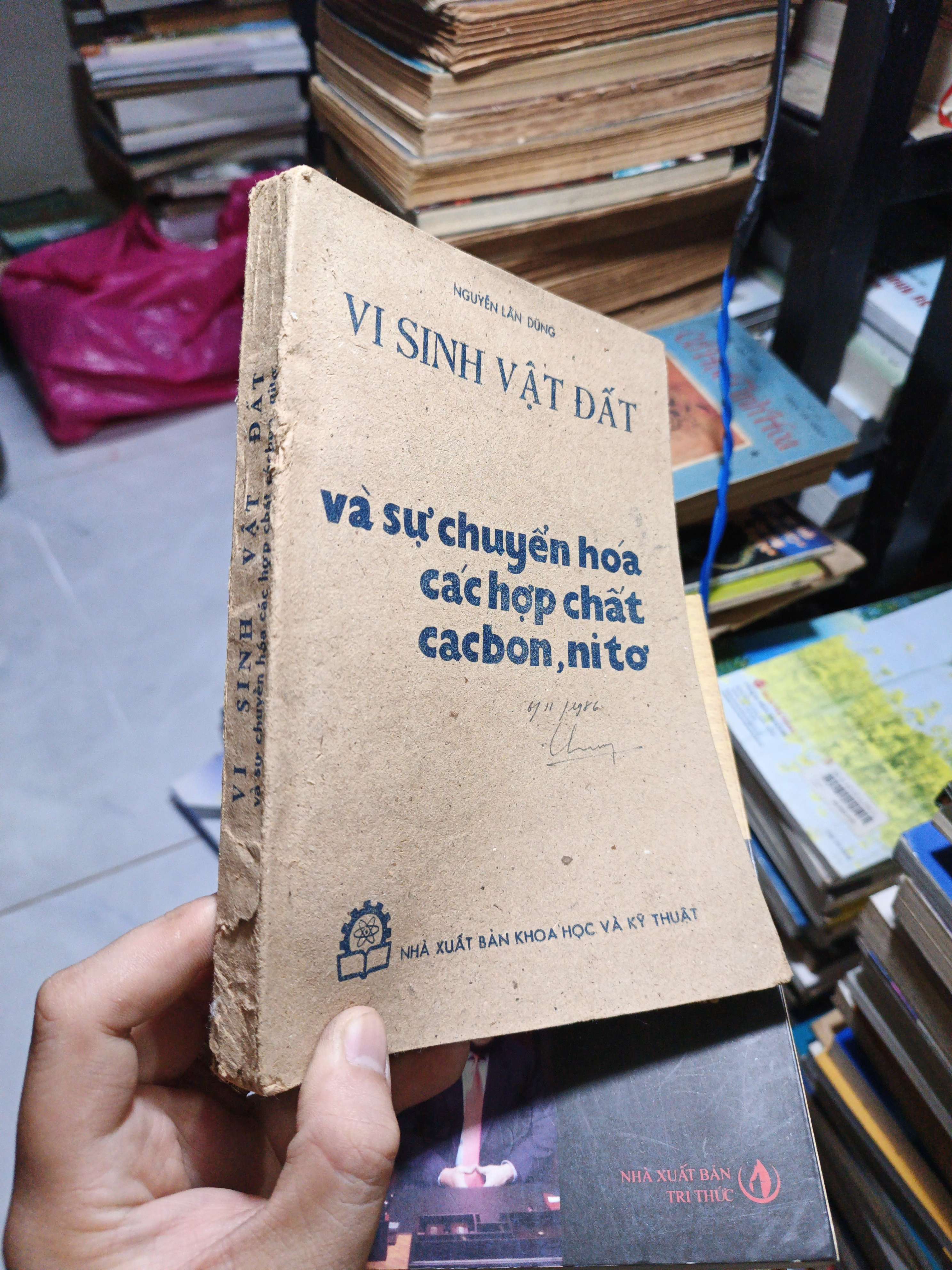 Vi Sinh Vật Đất Và Sự Chuyển Hóa Các Hợp Chất Cacbon, Nitơ - Nguyễn Lân Dũng 1984 mới 80% ố (Sách văn học) HCM