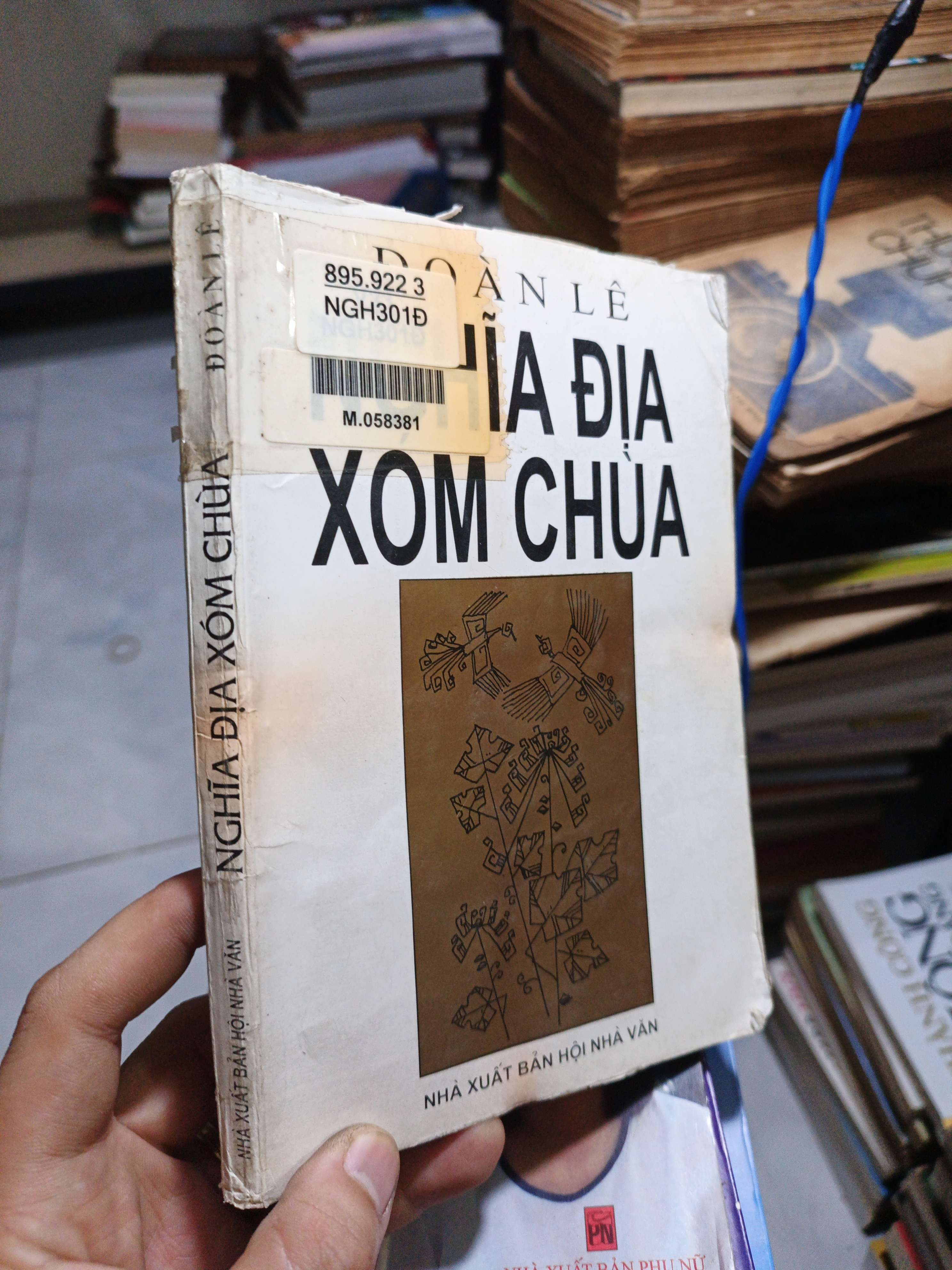 Nghĩa Địa Xóm Chùa - Đoàn Lê 1999 mới 80% (Sách văn học) HCM
