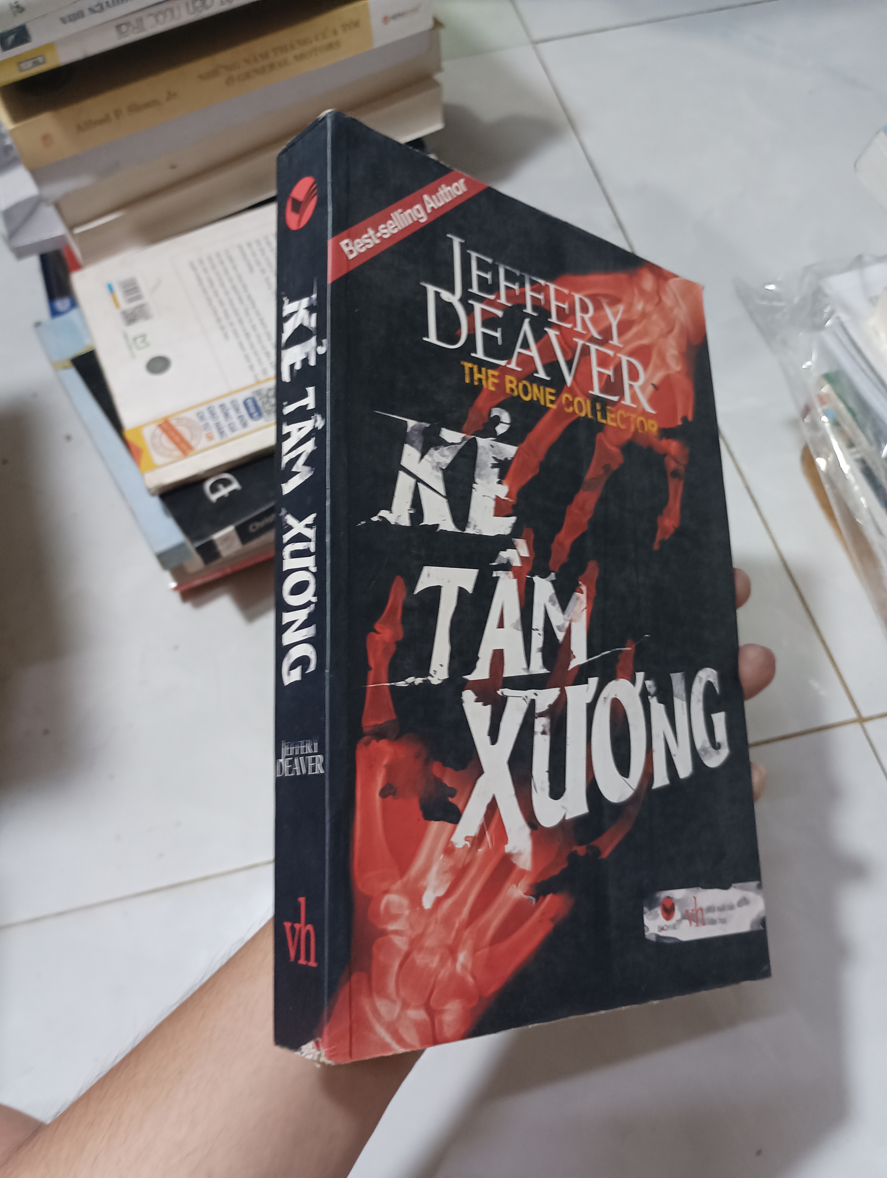 Kẻ tâm xương (The Bone Collector) - Jeffery Deaver 2015 80% ố (Tiểu Thuyết) HCM