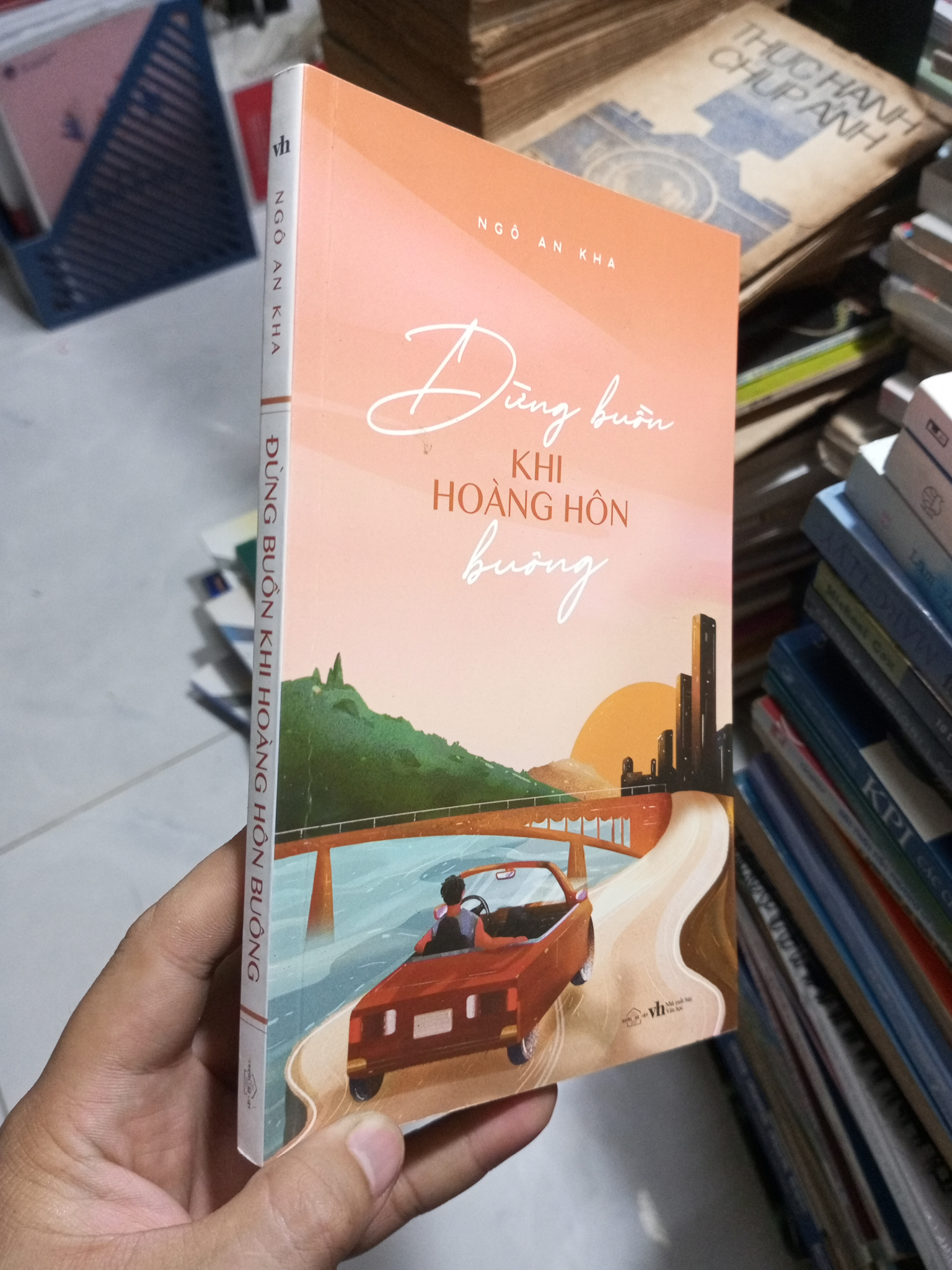 Đừng Buồn Khi Hoàng Hôn Buông – Ngô An Kha 2020 mới 90% (Sách văn học) HCM
