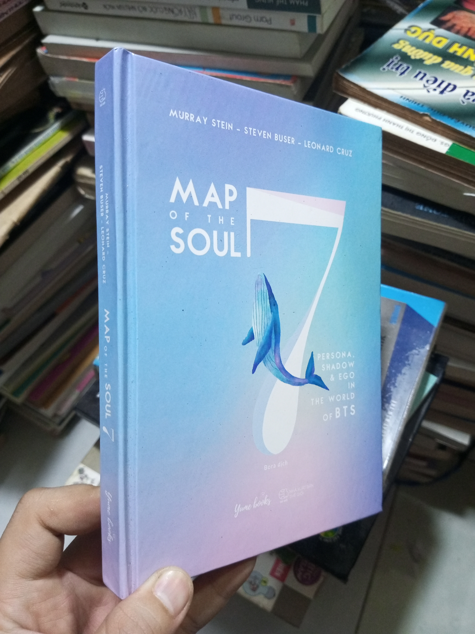 Map Of The Soul 7: Persona, Shadow & Ego In The World Of BTS - Murray Stein, Steven Buser, Leonard Cruz 2020 mới 90% bìa cứng (Sách văn học) HCM
