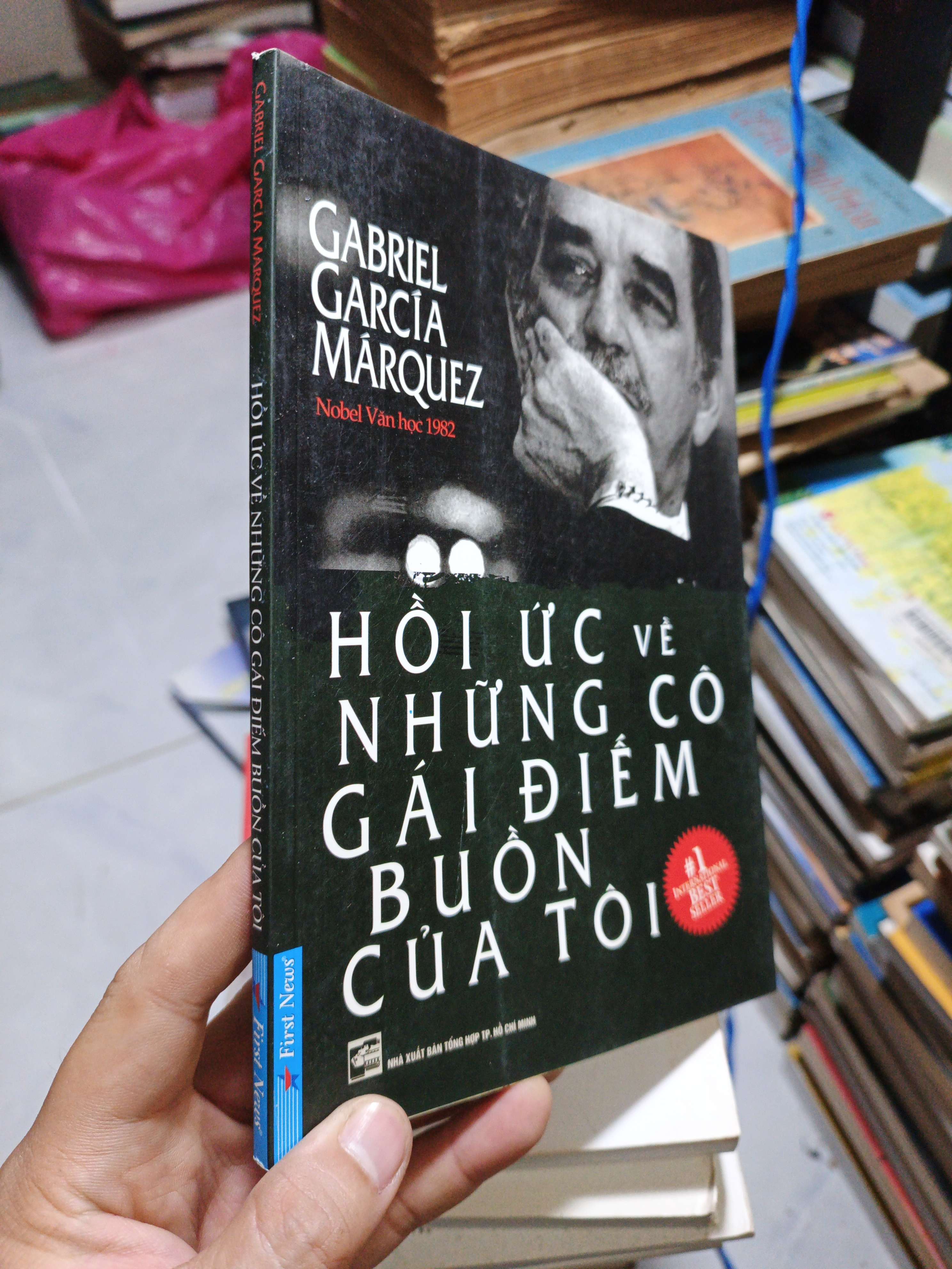 Hồi Ức Về Những Cô Gái Điếm Buồn Của Tôi - Gabriel García Márquez 2015 mới 90% (Sách văn học) HCM