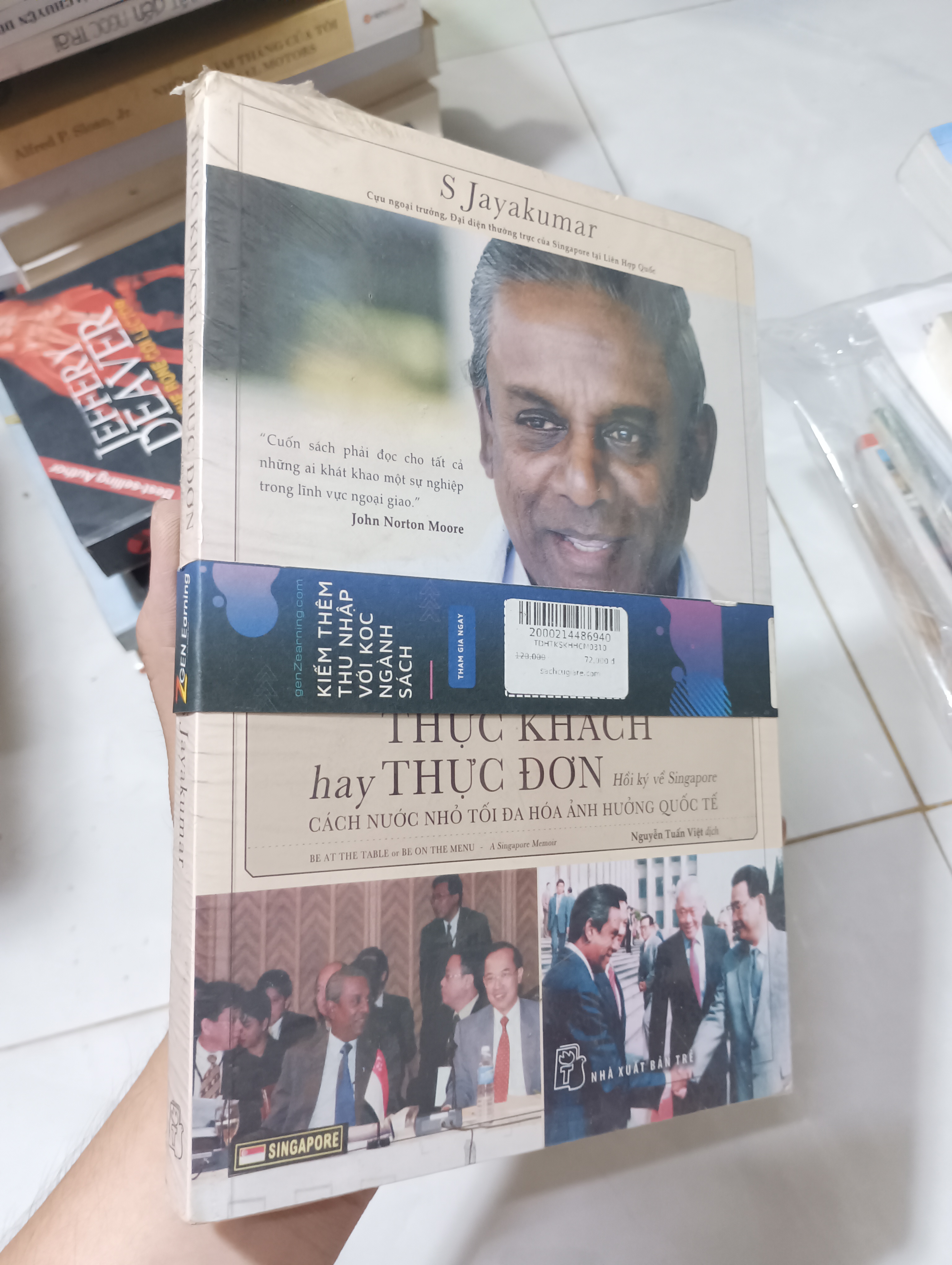 Thực khách hay thực đơn (Be at the Table or Be on the Menu: A Singapore Memoir) - S. Jayakumar như mới (Sách chính trị - pháp lý) HCM