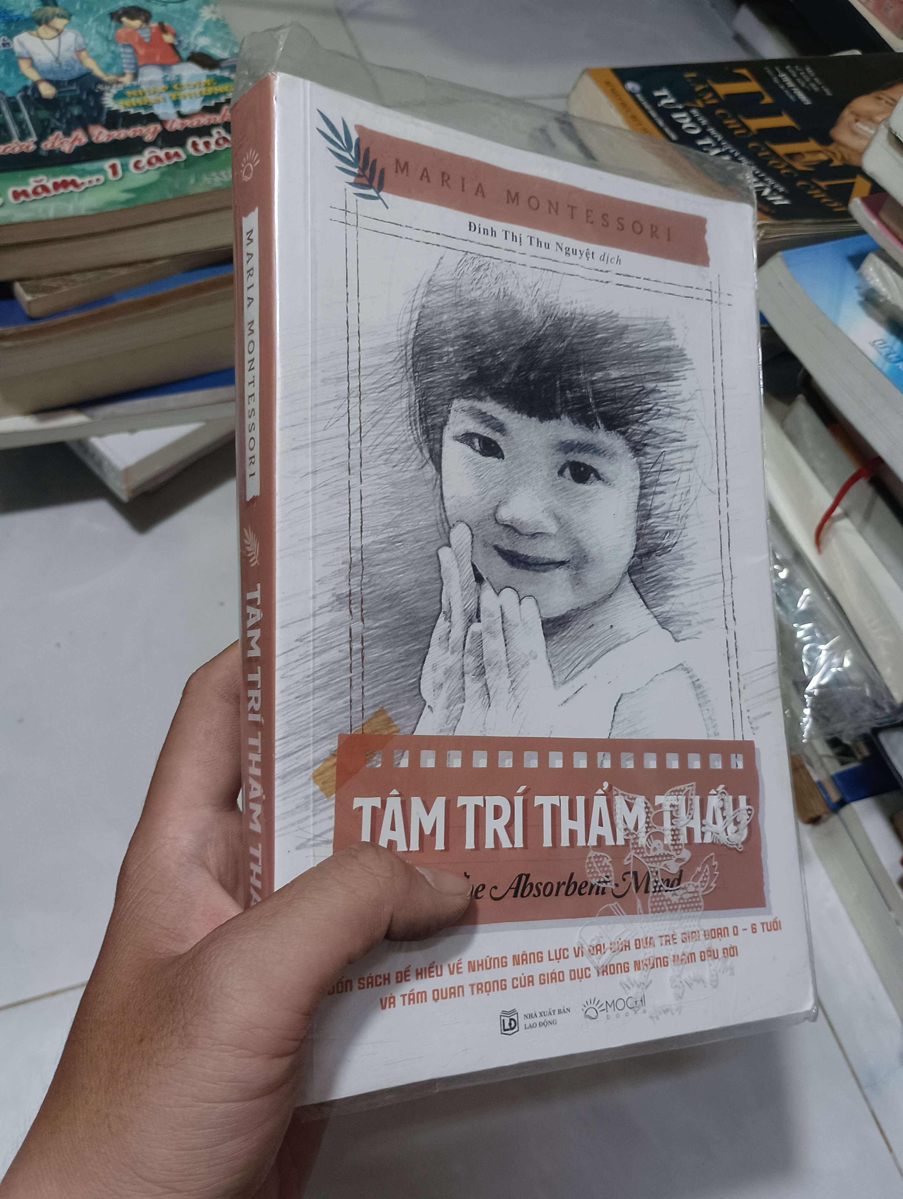 Tâm trí thẩm thấu (The Absorbent Mind) - Maria Montessori 2023 90% (Sách tâm lý học - giới tính) HCM