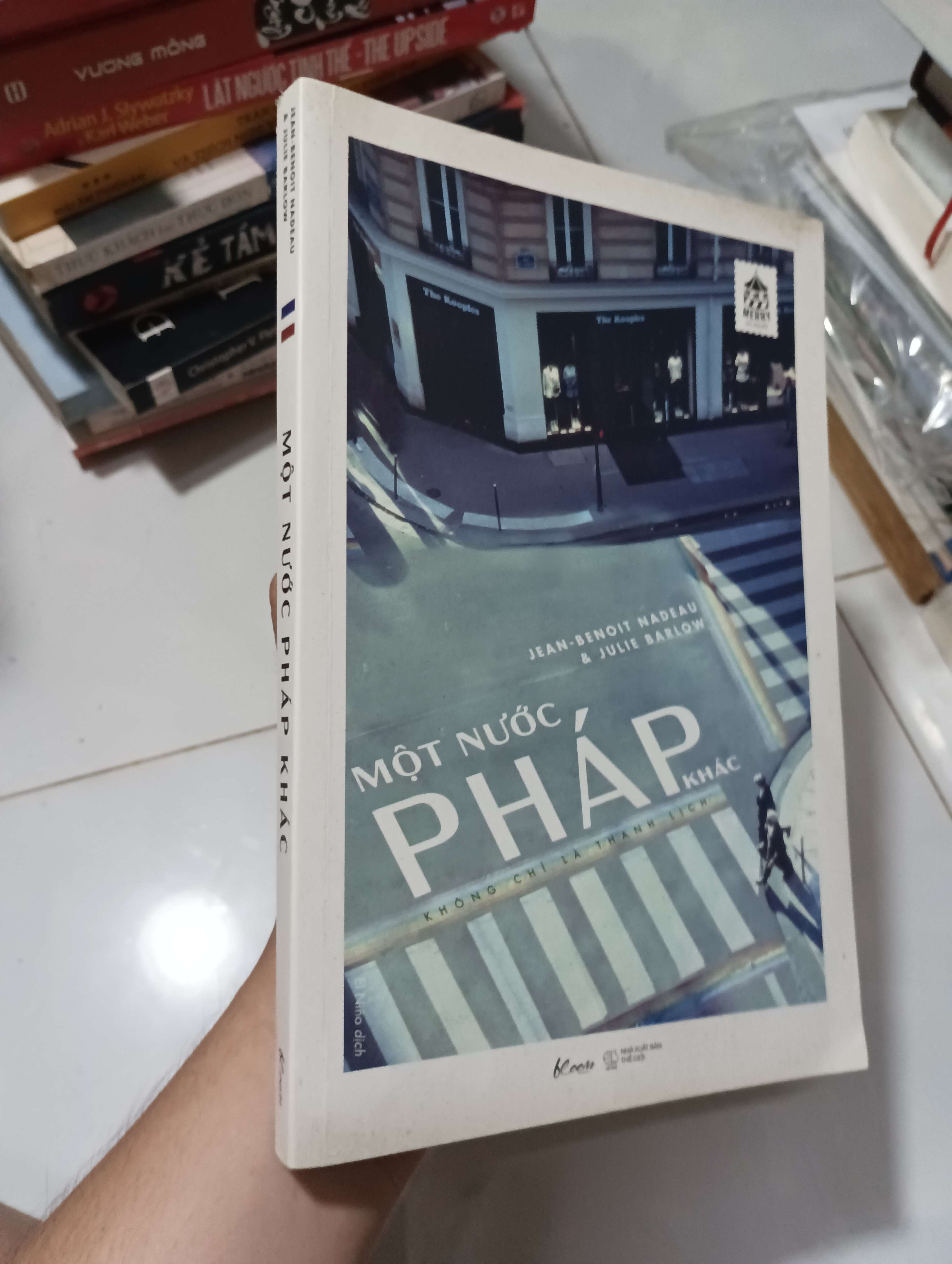 Một Nước Pháp Khác (The Bonjour Effect) - Jean-Benoit Nadeau & Julie Barlow 2020 80% ố (Sách kiến thức tổng hợp) HCM