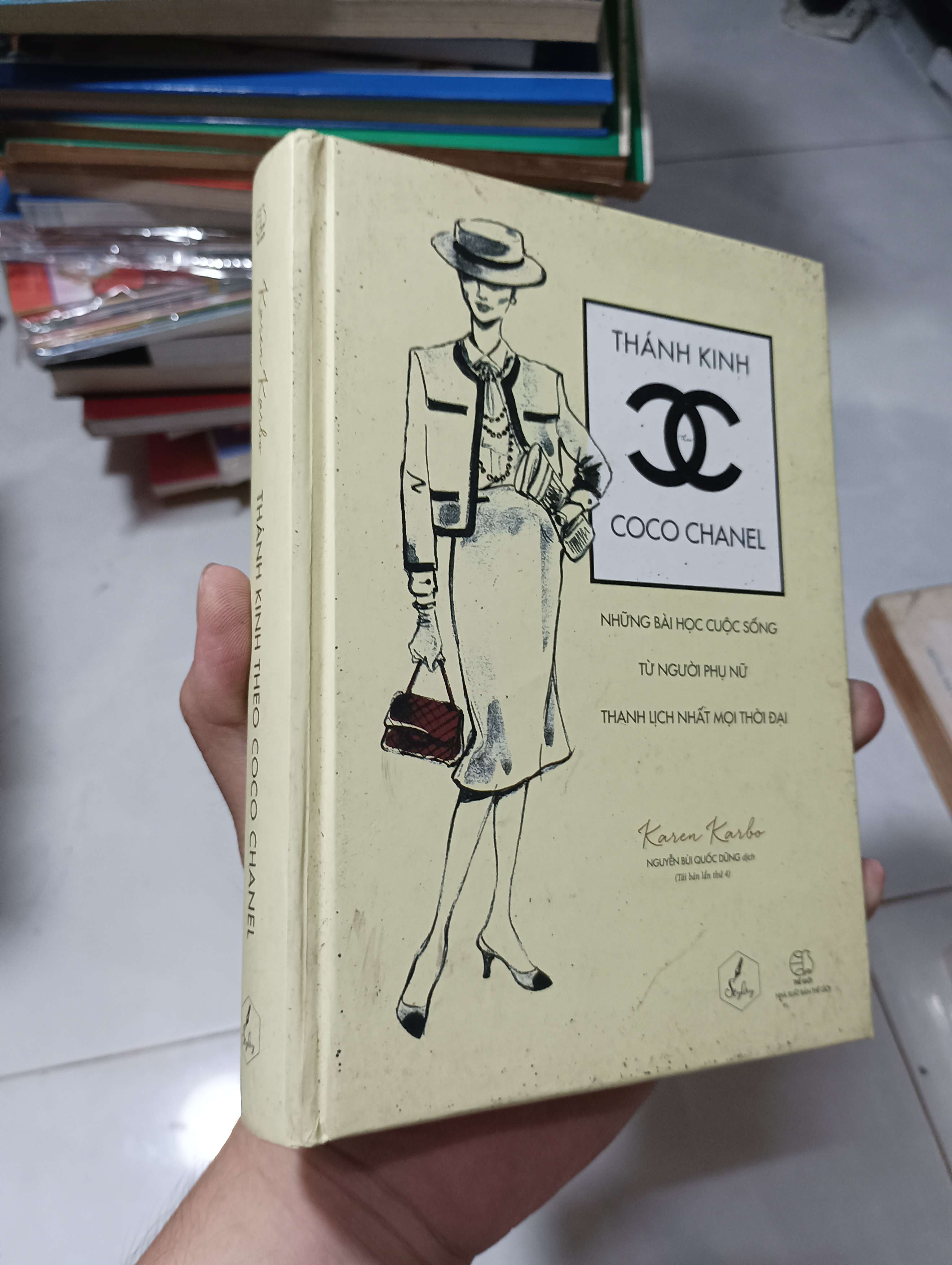 Thánh Kinh Theo Coco Chanel - Karen Karbo 2020 80% (Kỹ năng sống) HCM