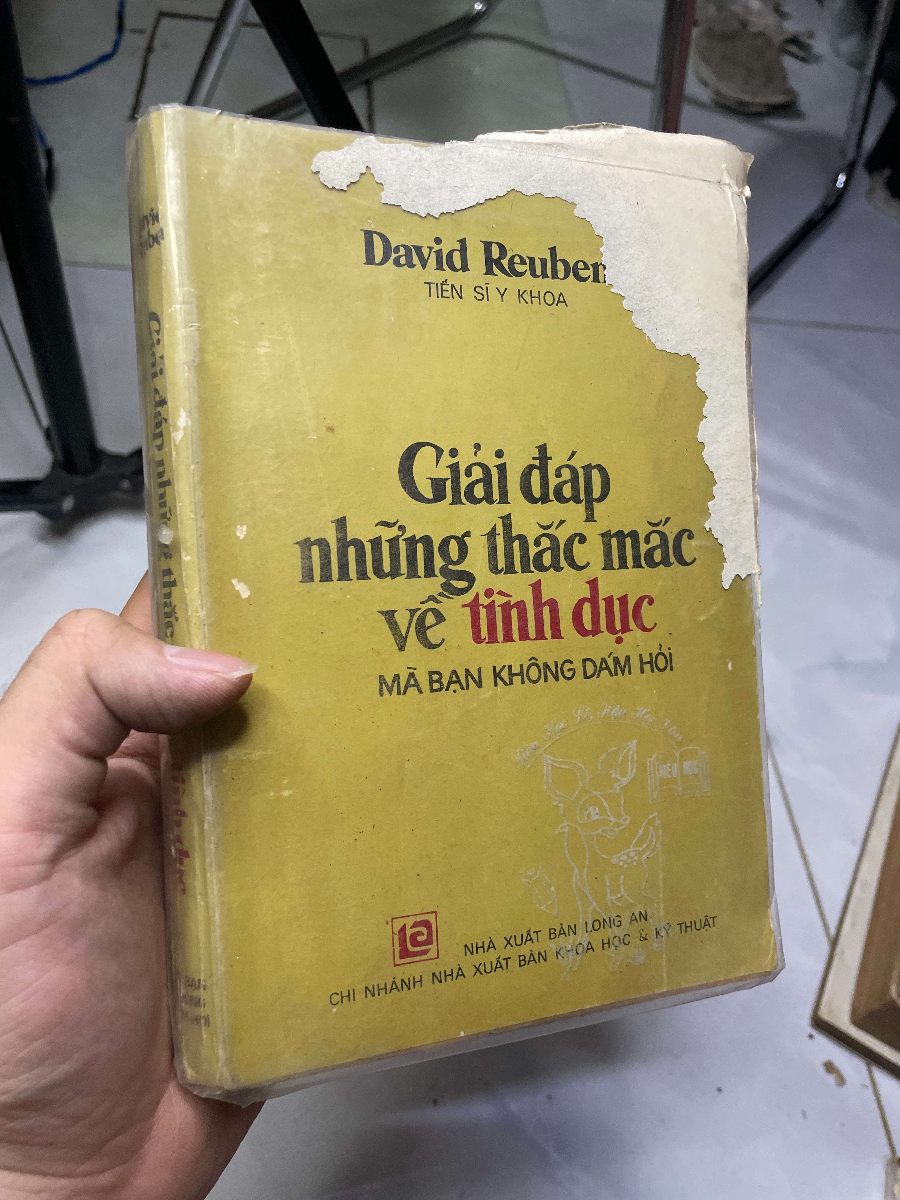 Giải đáp những thắc mắc về tình dục mà bạn không dám hỏi - David Reuben 70% rách nhẹ bìa trước (Sách Y học - Sức khỏe - Thể thao) HLSC