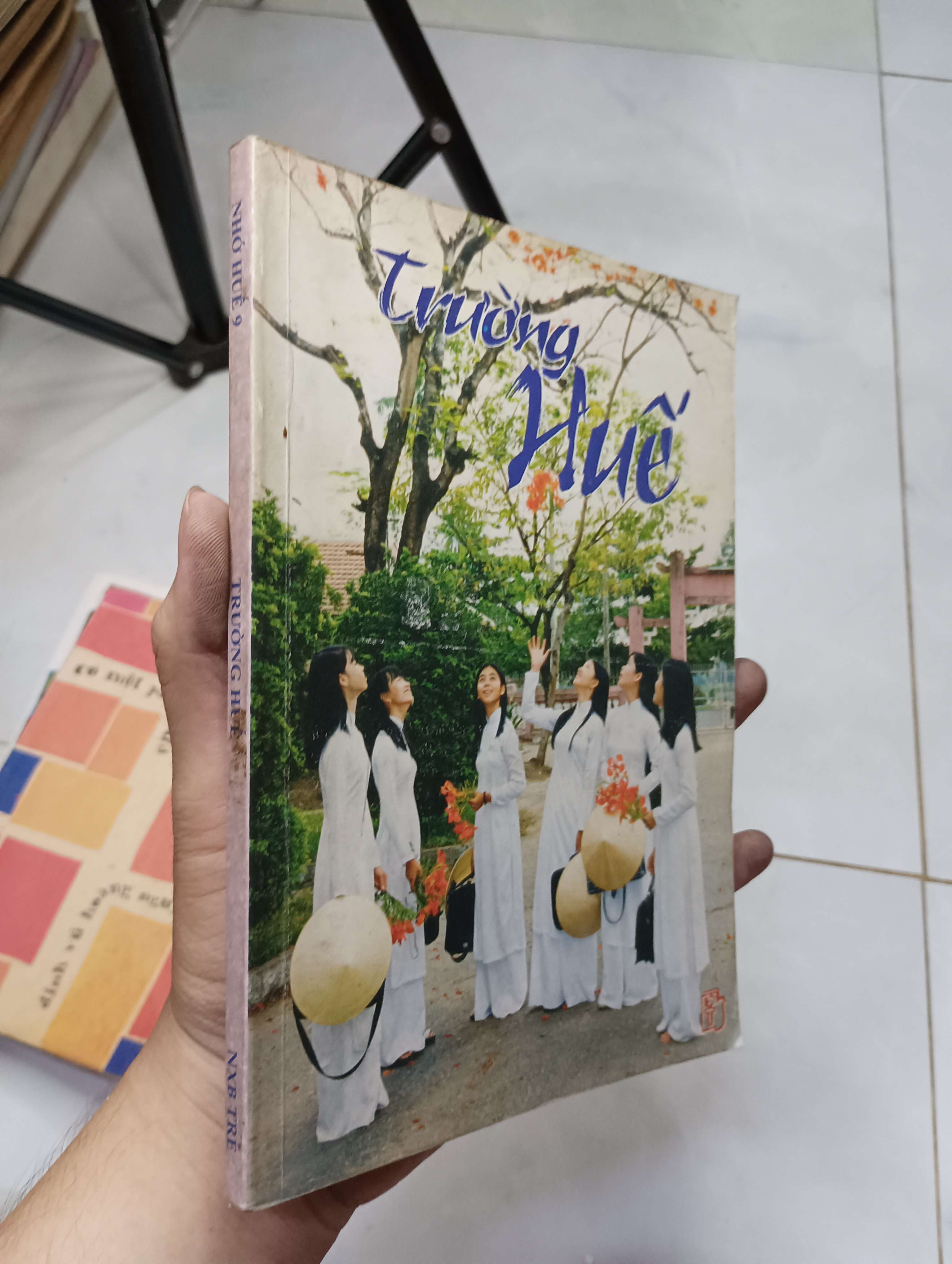Trường Huê 80% ố (Sách văn học) HLSC