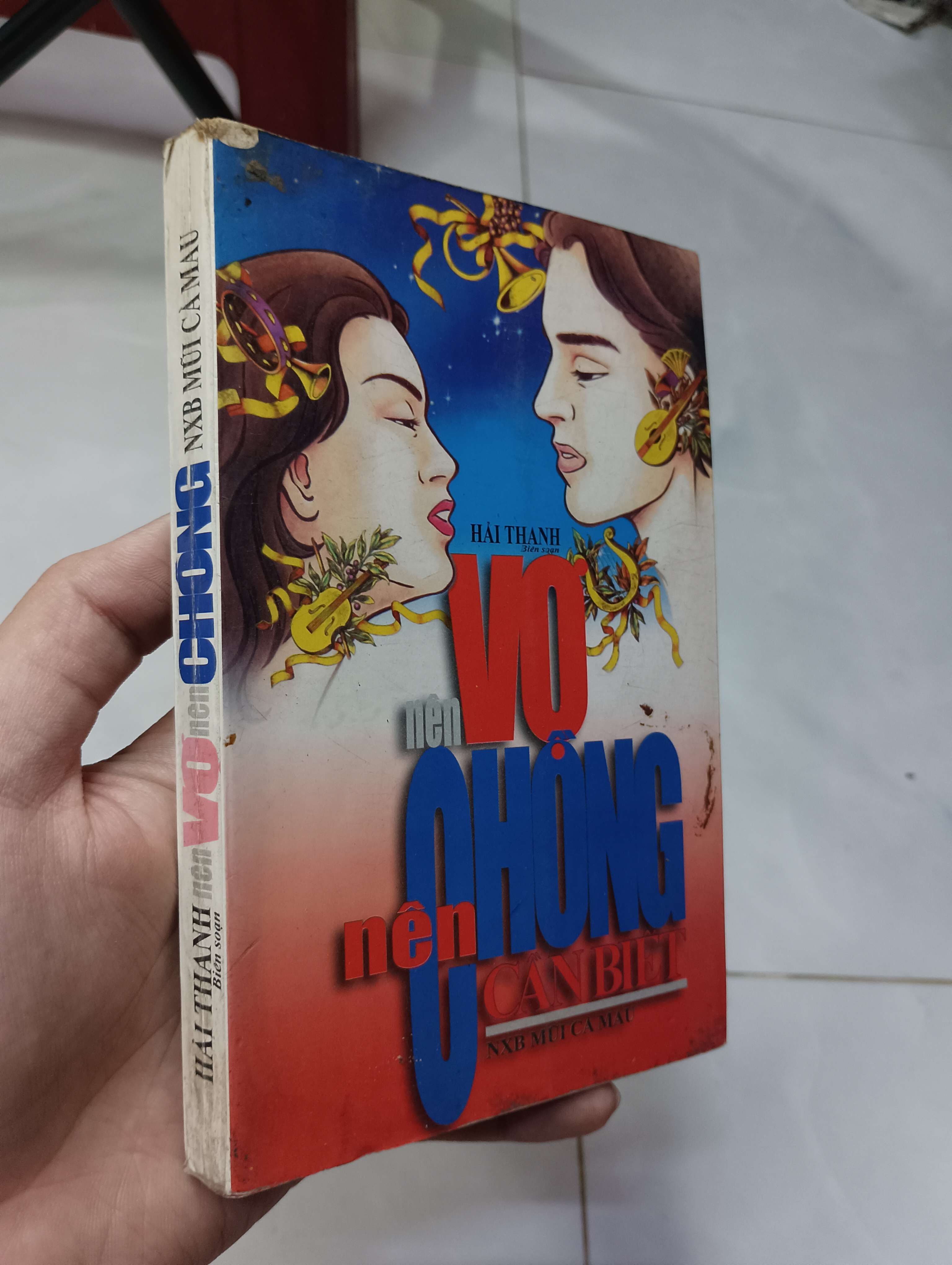 Vợ chồng nên biết - Hải Thanh 1997 70% ố có viết (Sách kiến thức tổng hợp) HLSC