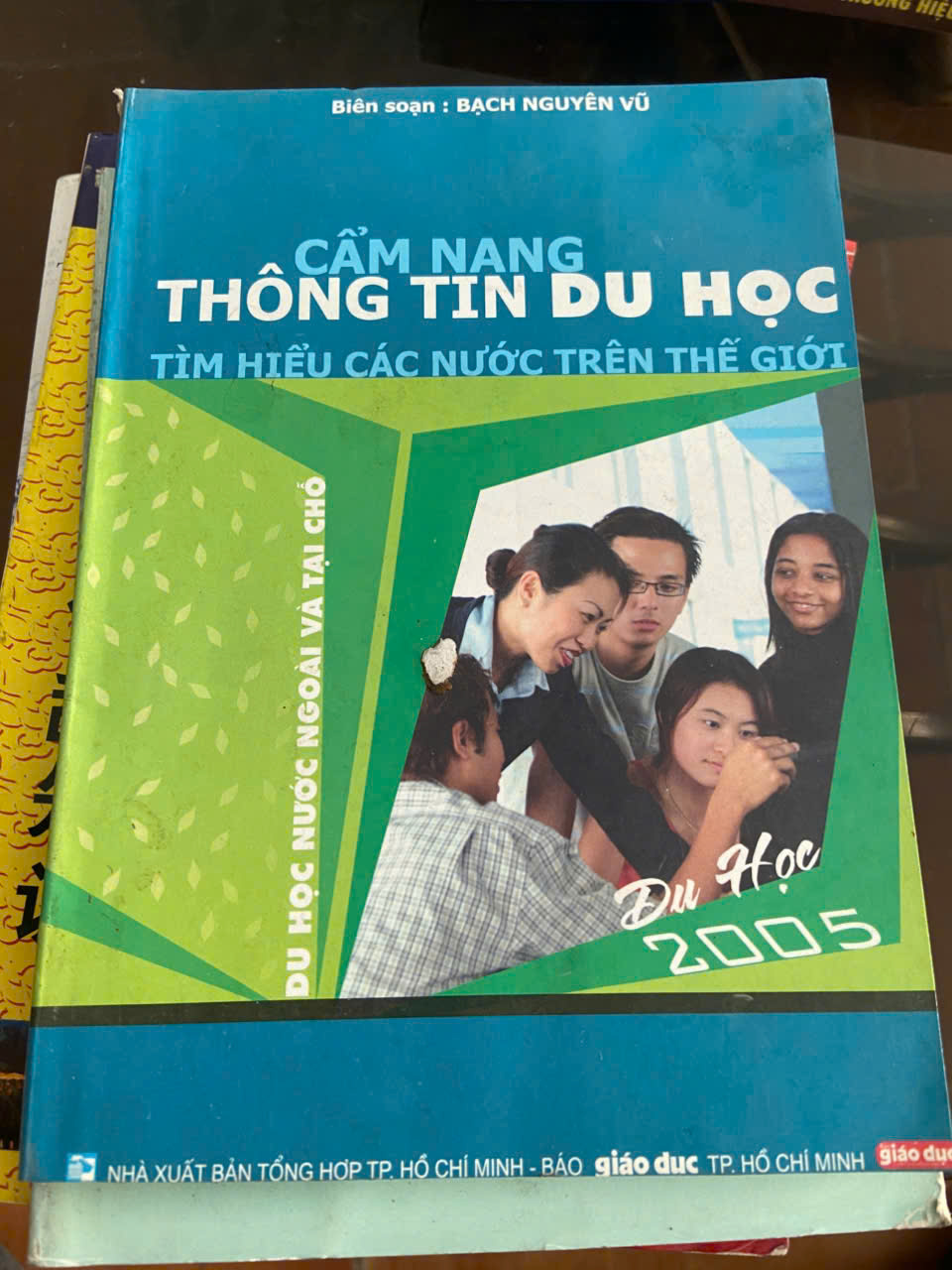 Cẩm nang thông tin du học Mới 80% (Sách giáo khoa - giáo trình) VAVO