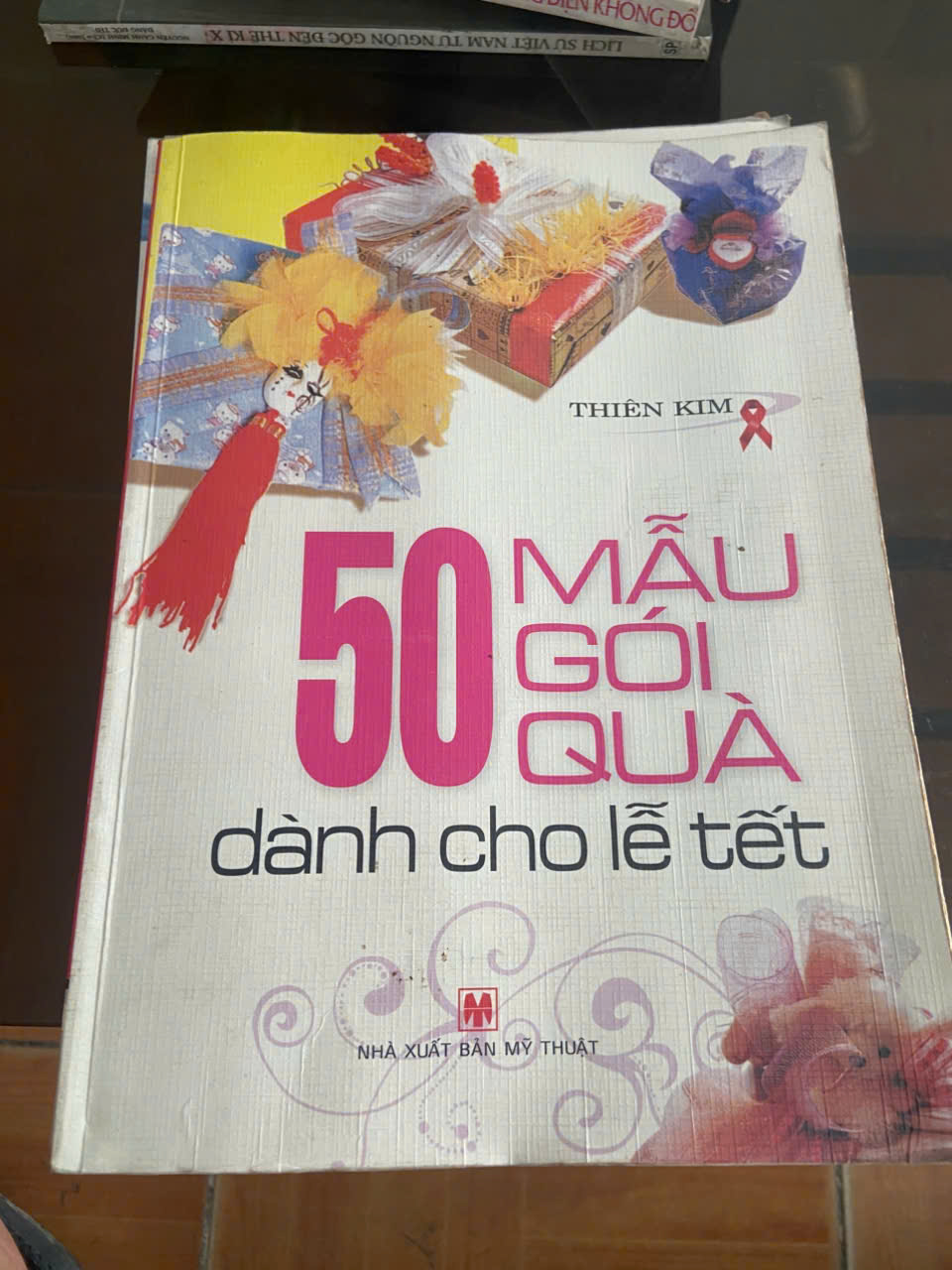 50 mẫu gói quà dành cho lễ Tết Mới 80% (Sách kiến thức tổng hợp) VAVO