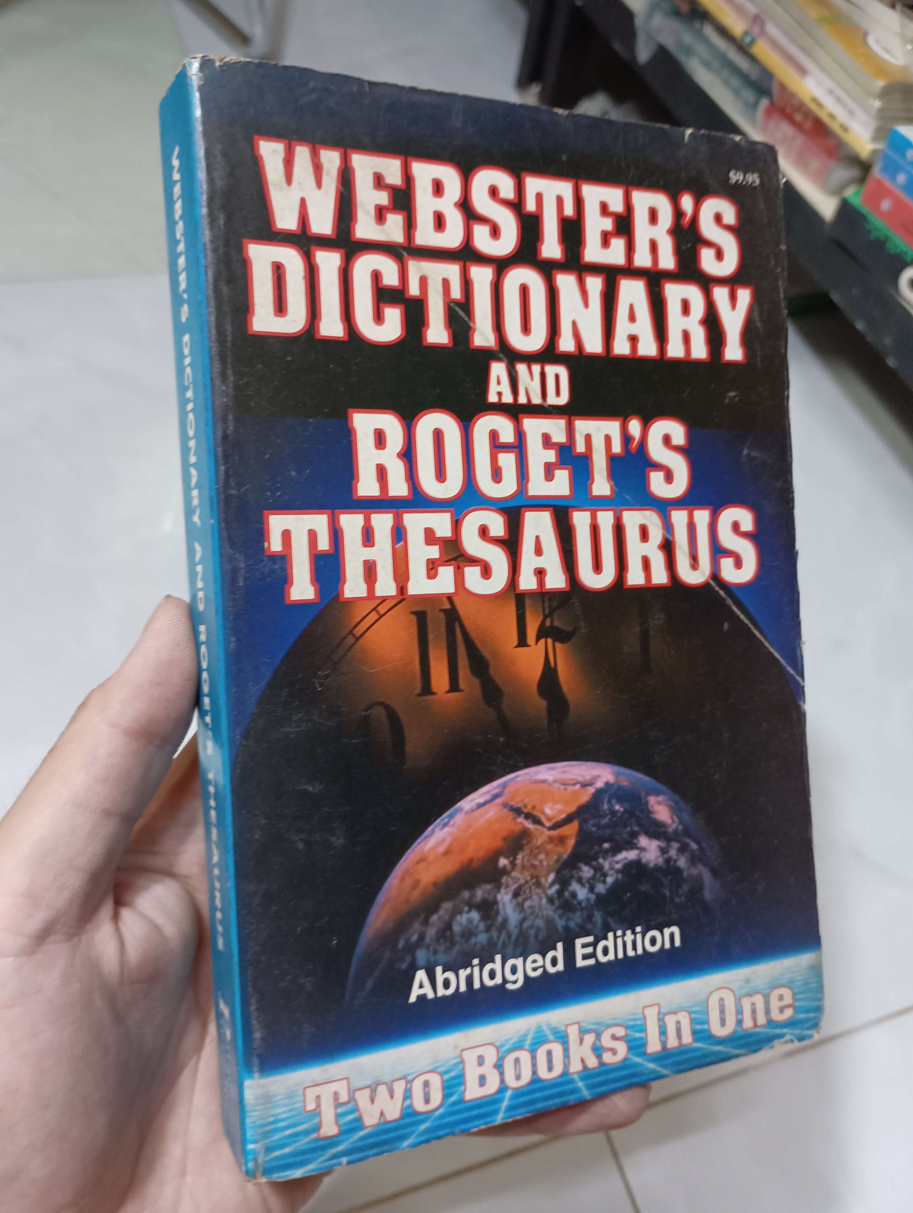 Webster's Dictionary and Roget's Thesaurus 70% ố (Sách ngoại) HLSC