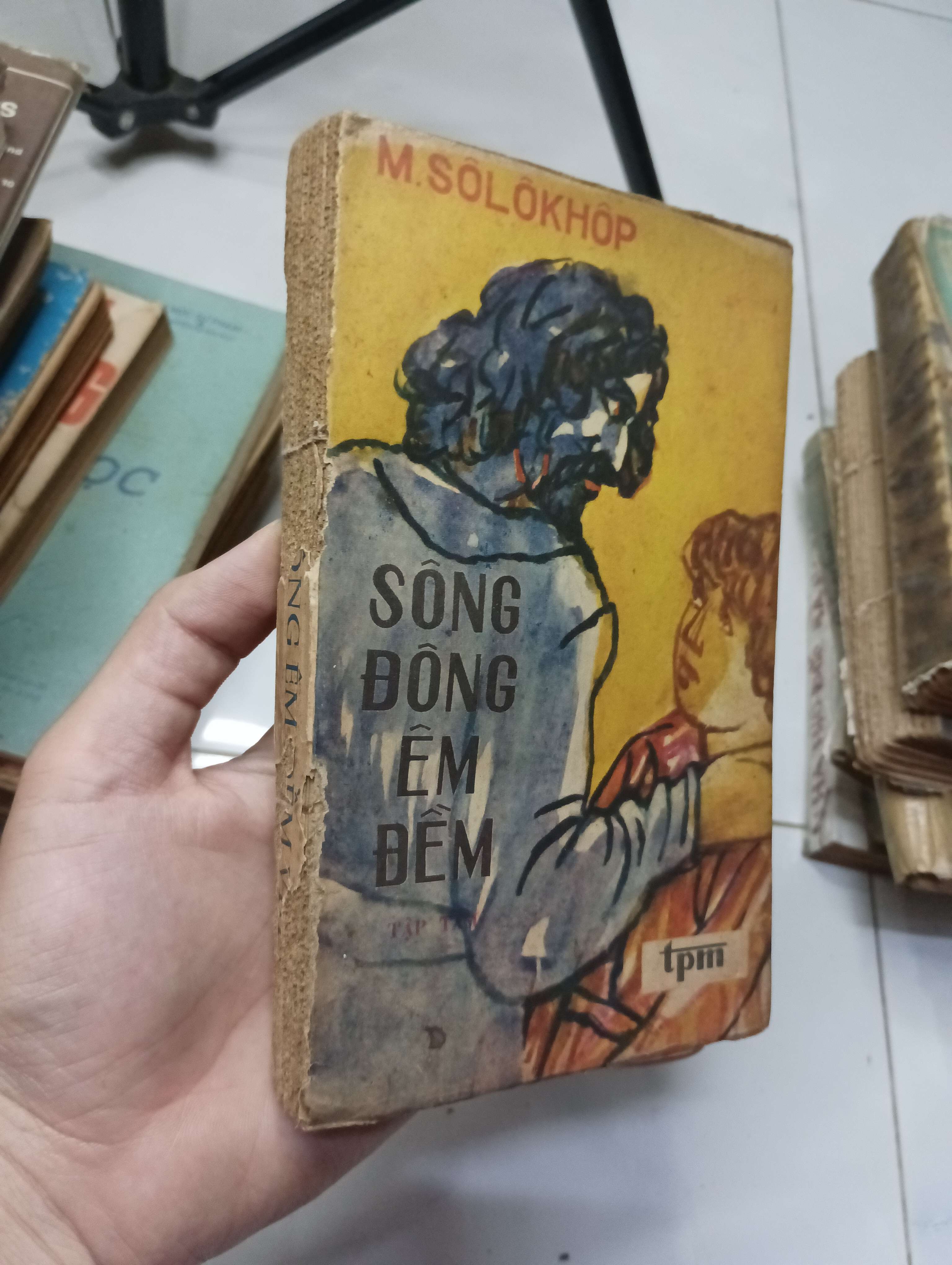 Sông Đông êm đềm (Tập một) - M. Sôlôkhôp 1984 70% ố bung bìa trước (Văn học nước ngoài) HLSC
