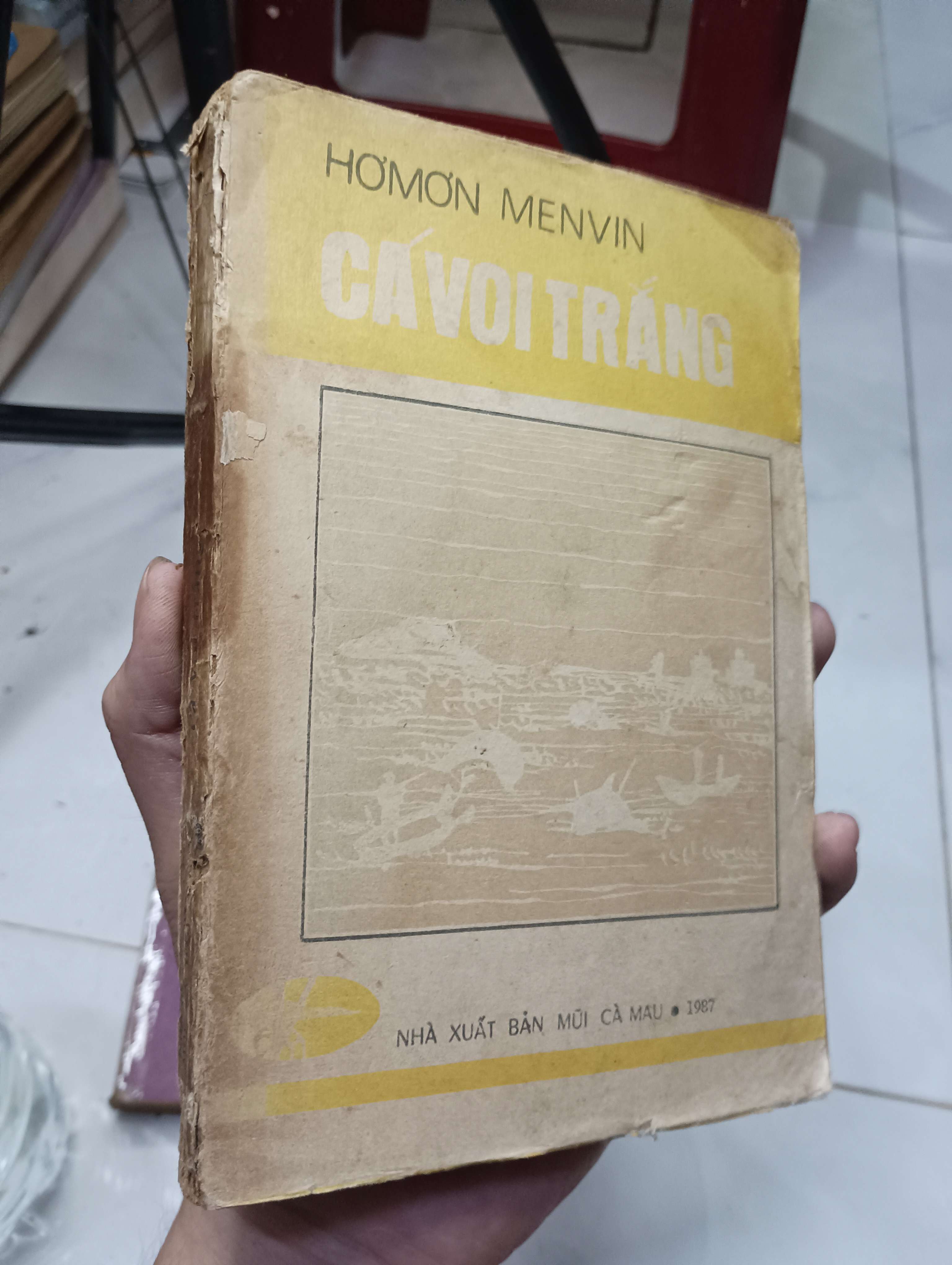 Cá voi trắng - Hơmơn Menvin 1987 70% ố bìa xấu (Văn học nước ngoài) HLSC