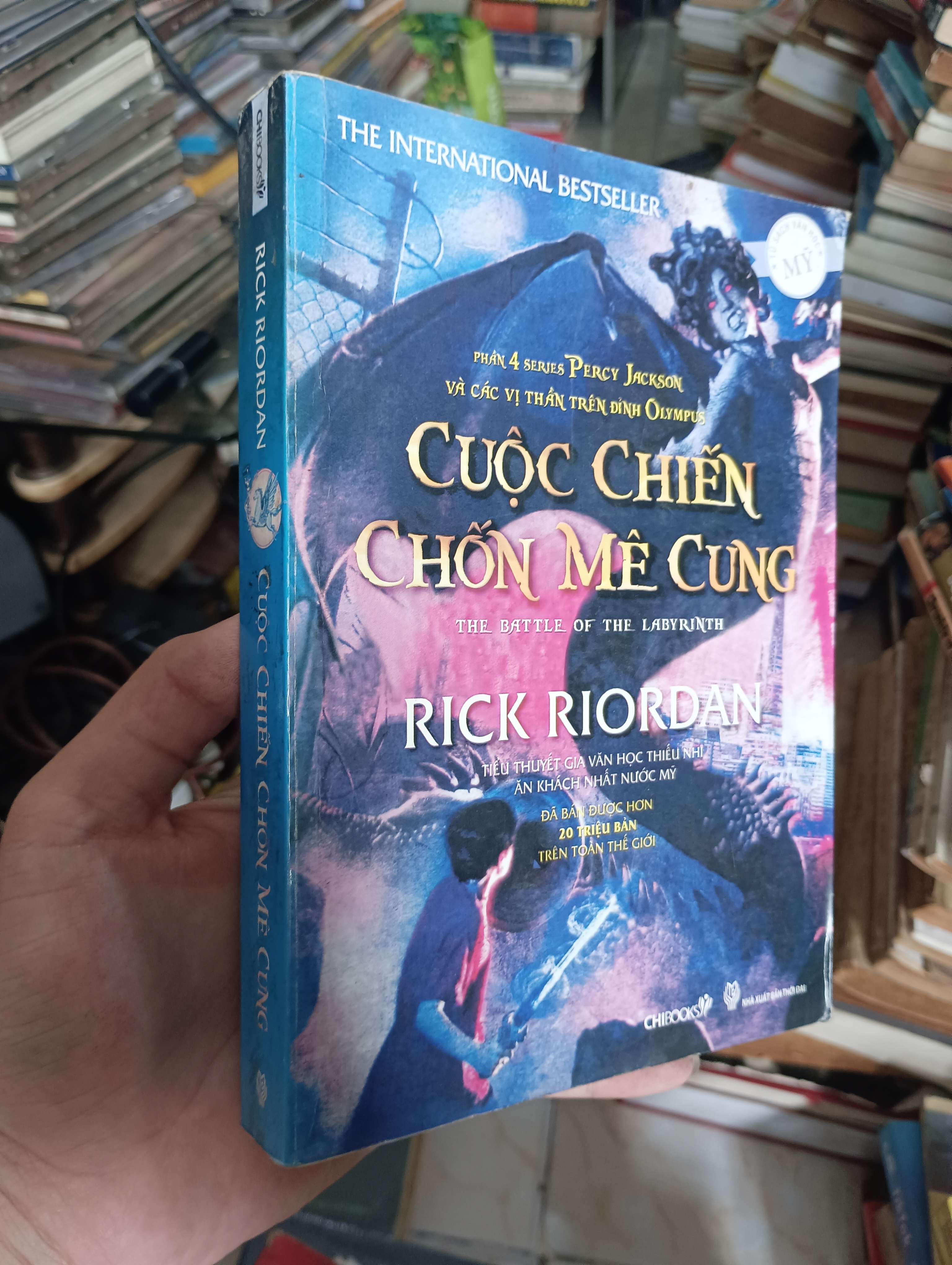 CUỘC CHIẾN CHỐN MÊ CUNG (The Battle of the Labyrinth) - Rick Riordan 2011 (Sách văn học) KSX
