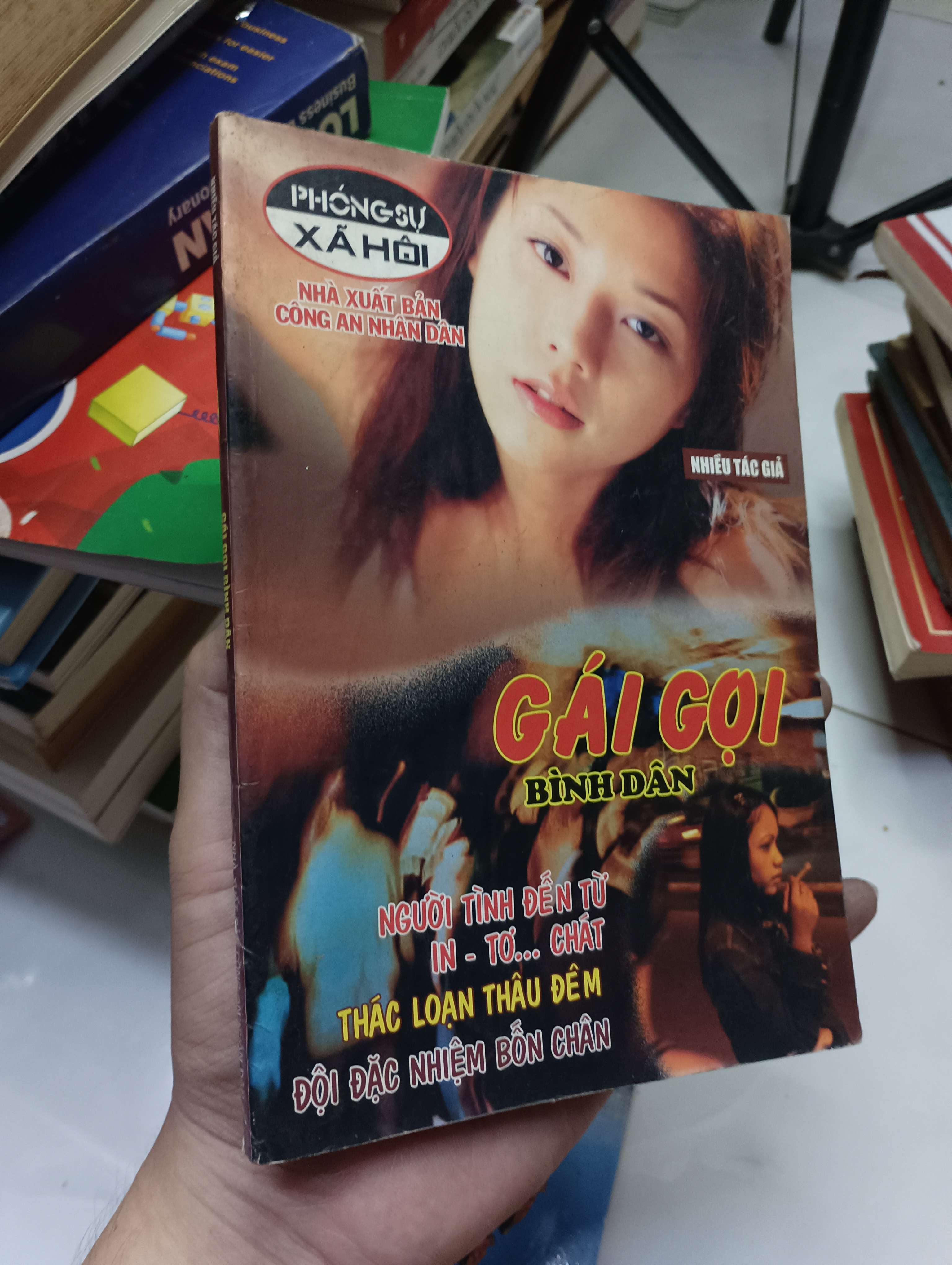 Gái Gọi Bình Dân 2006 80% ố (Sách văn học) HLSC