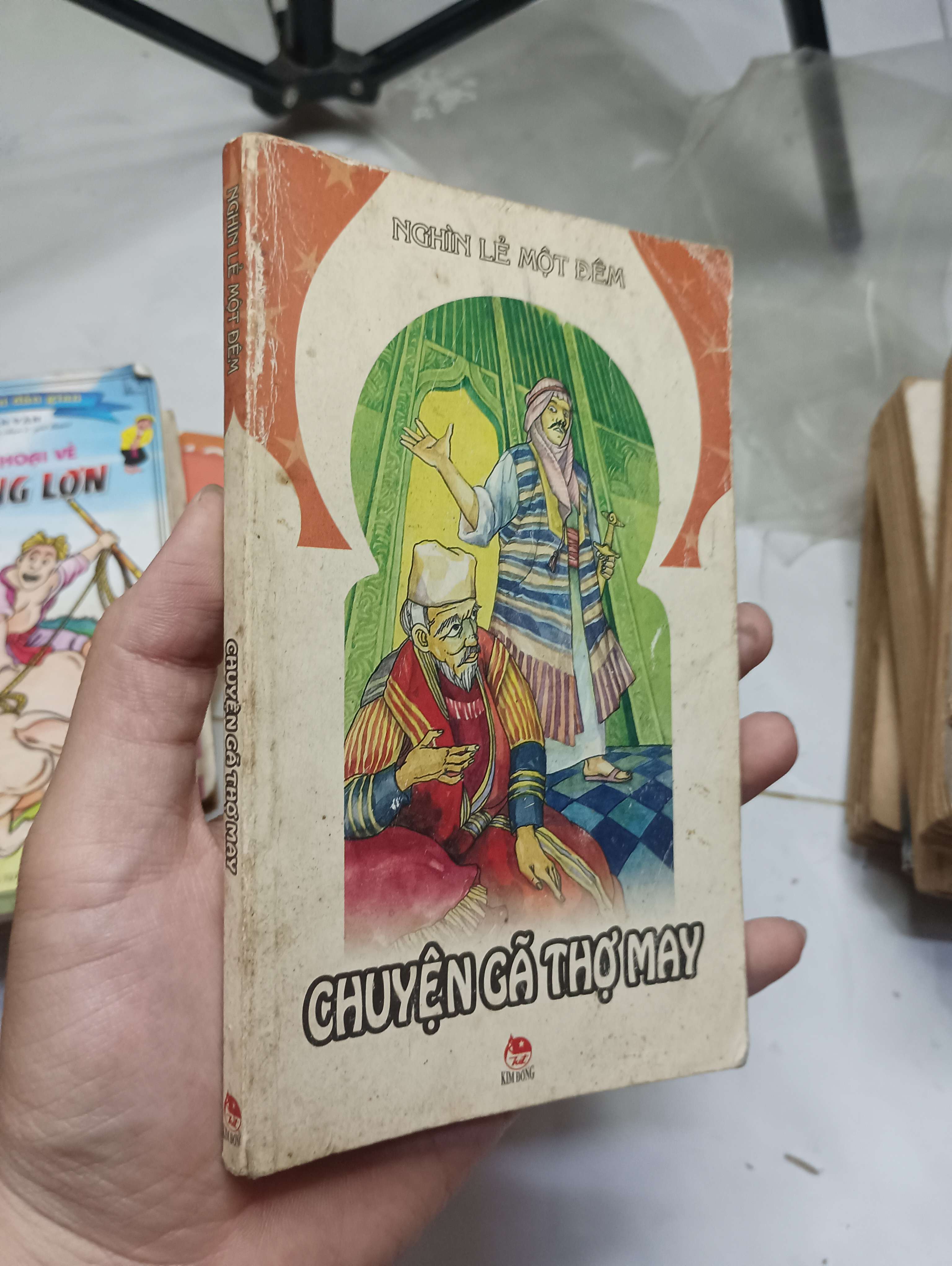 Chuyện Gã Thợ May (Nghìn Lẻ Một Đêm) 2003 80% bìa hơi nhăn (Truyện Ngắn) HLSC