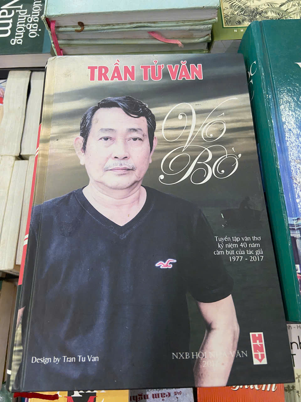 Vô bờ - Trần Tử Văn Mới 80% (Sách văn học) VAVO