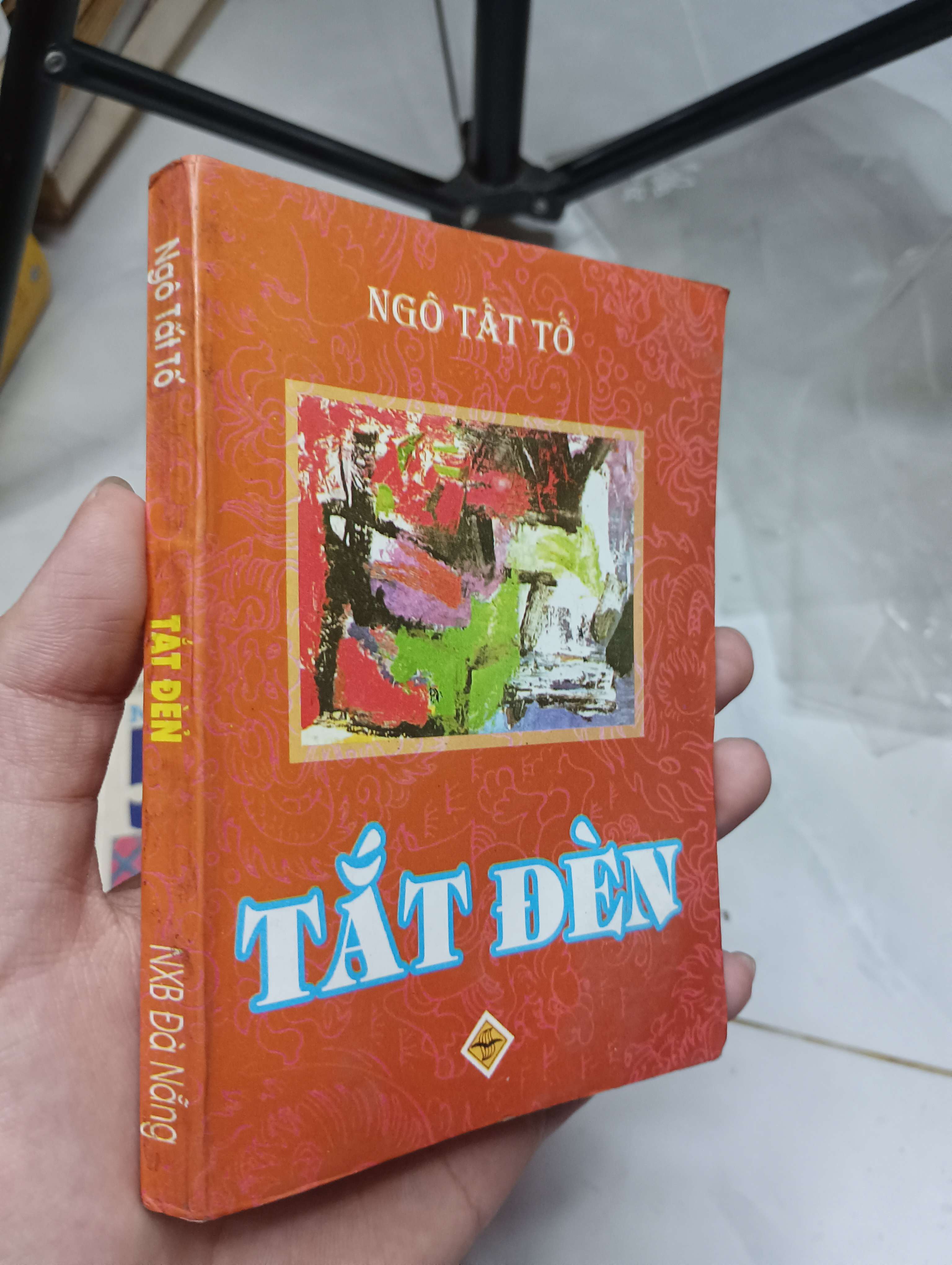 Tắt đèn - Ngô Tất Tố 2002 80% ố (Văn học Việt Nam) HLSC