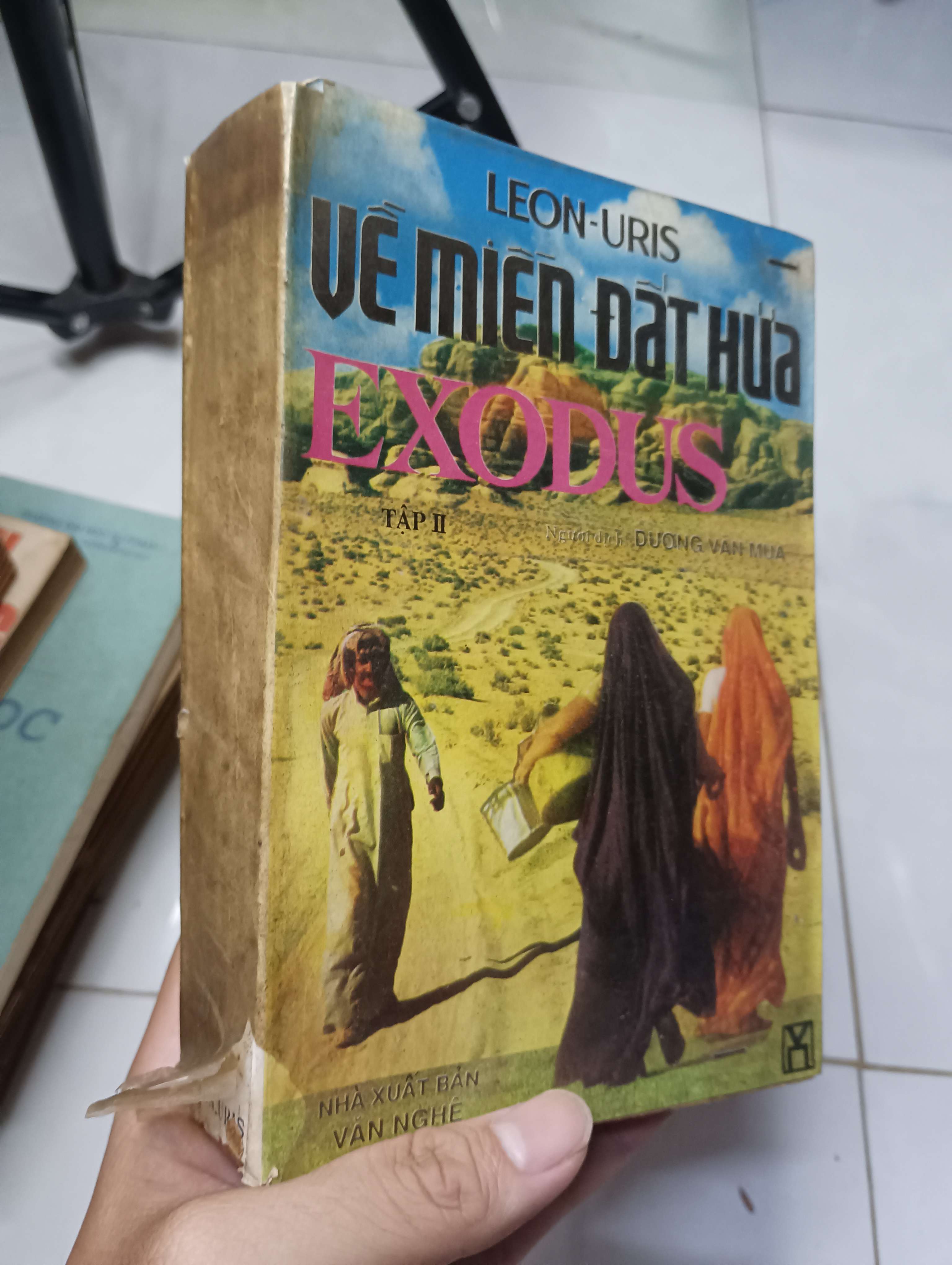 Về miền đất hứa (Exodus) - Leon Uris 1990 70% ố (Tiểu Thuyết) HLSC
