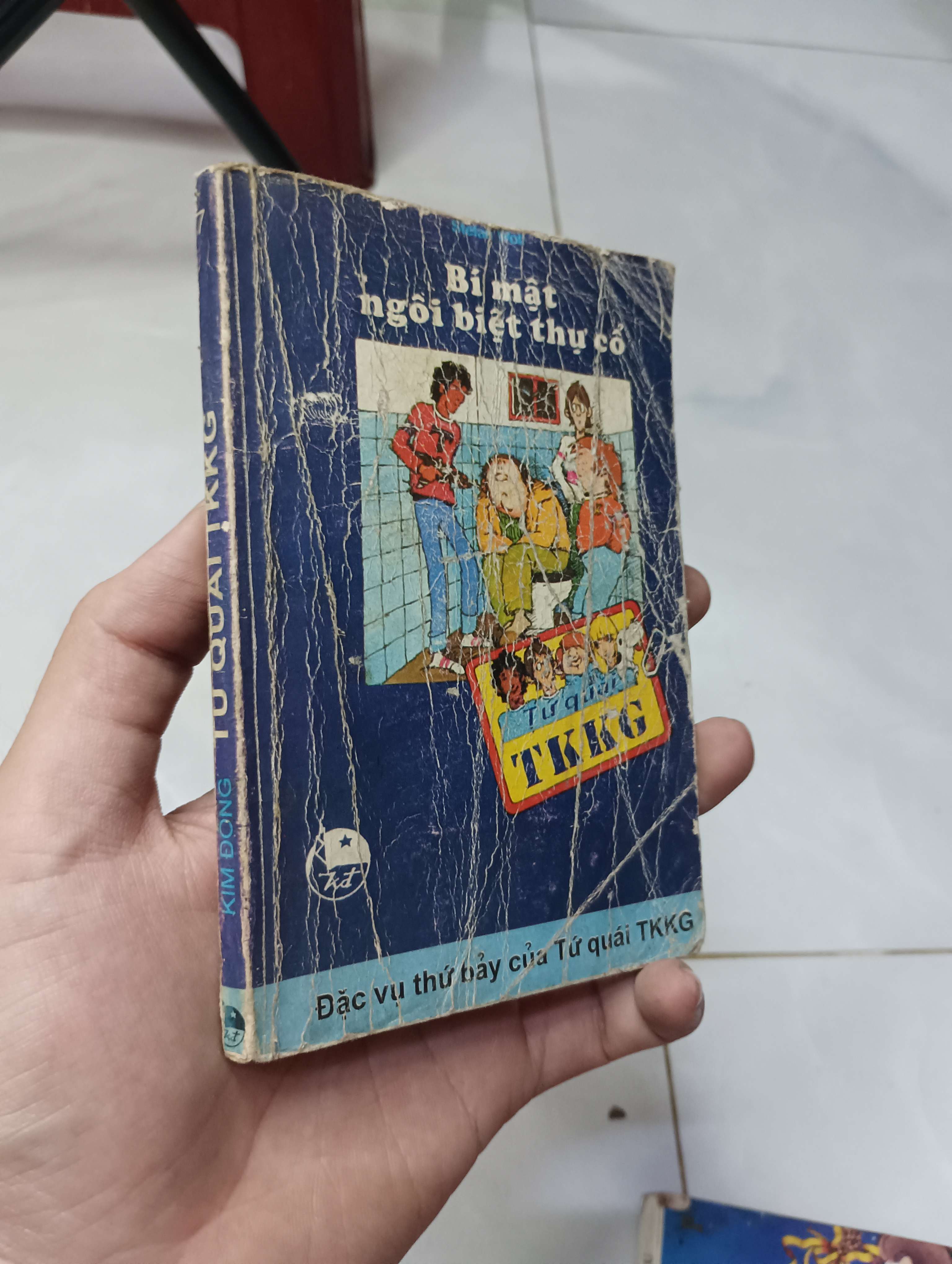 Bí mật ngôi biệt thự cổ - Stefan Wolf 1994 70% bìa xấu (Văn học nước ngoài) HLSC