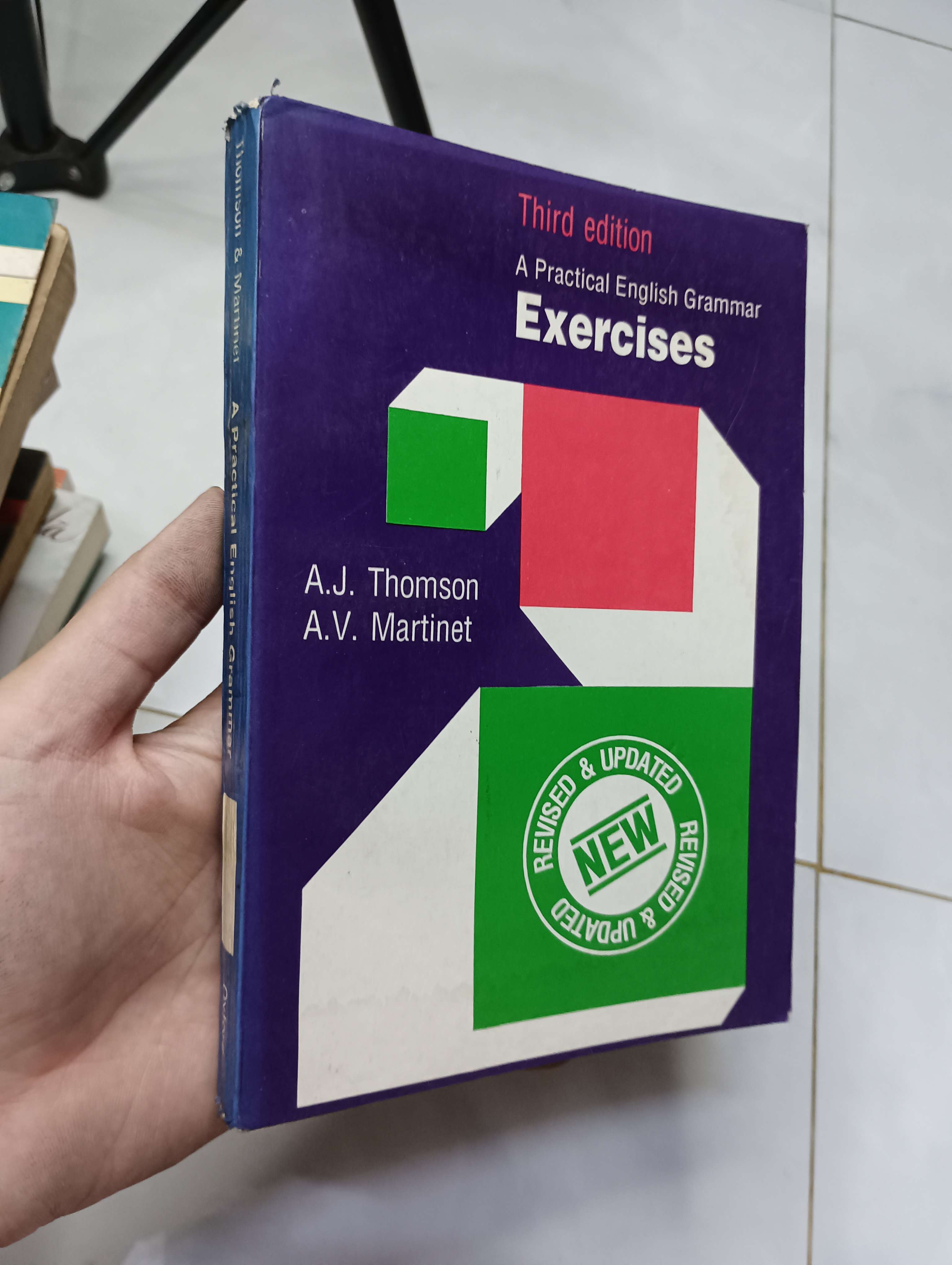 A Practical English Grammar Exercises - A.J. Thomson & A.V. Martinet 70% ố có viết (Sách học ngoại ngữ) HLSC