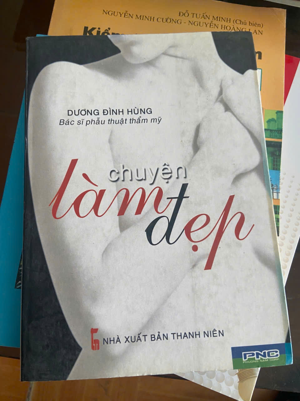 Chuyện làm đẹp - Dương Đình Hùng Mới 80% (Sách Y học - Sức khỏe - Thể thao) VAVO