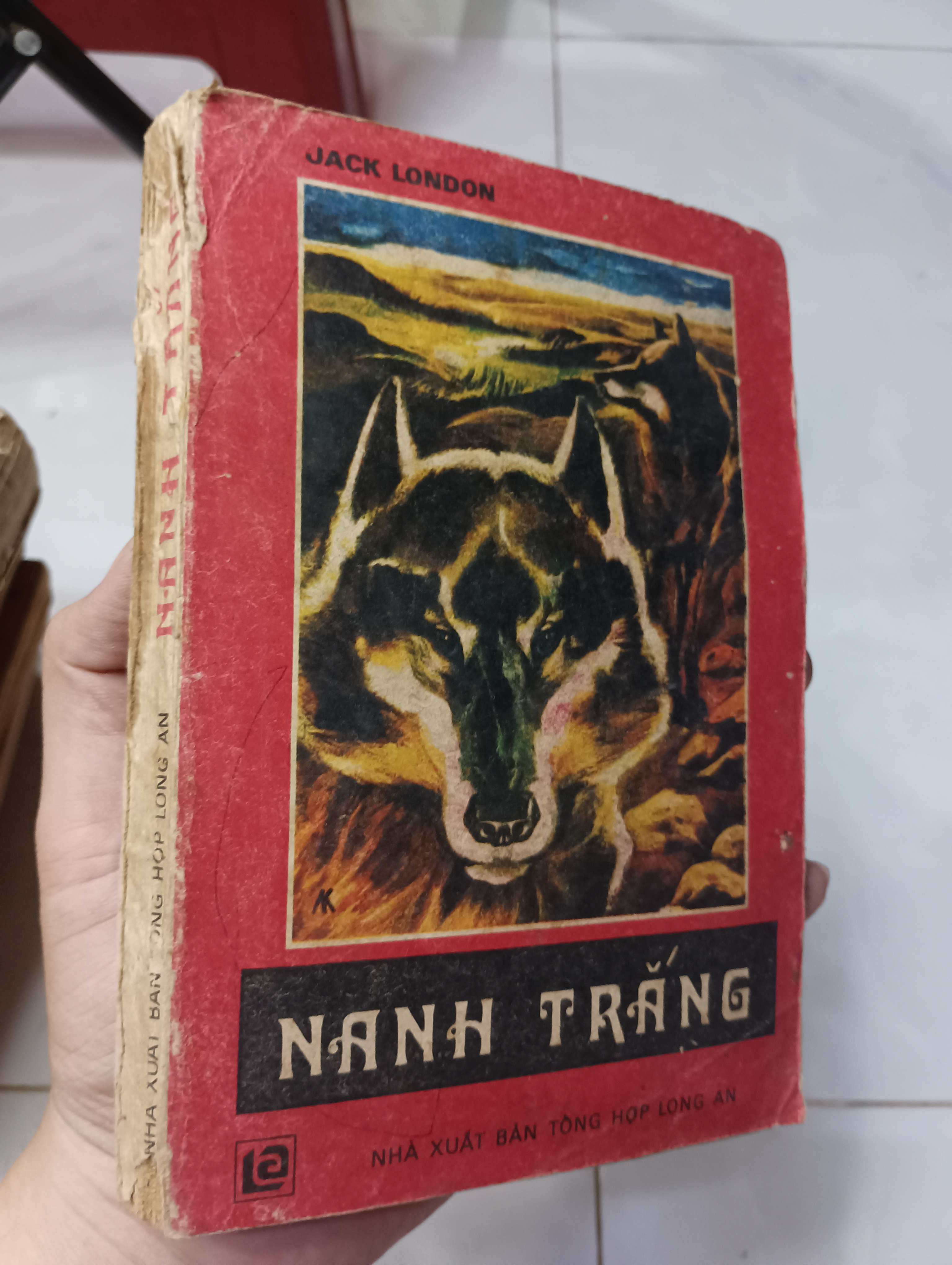 Nanh Trắng - Jack London 1987 70% gáy xấu (Văn học nước ngoài) HLSC