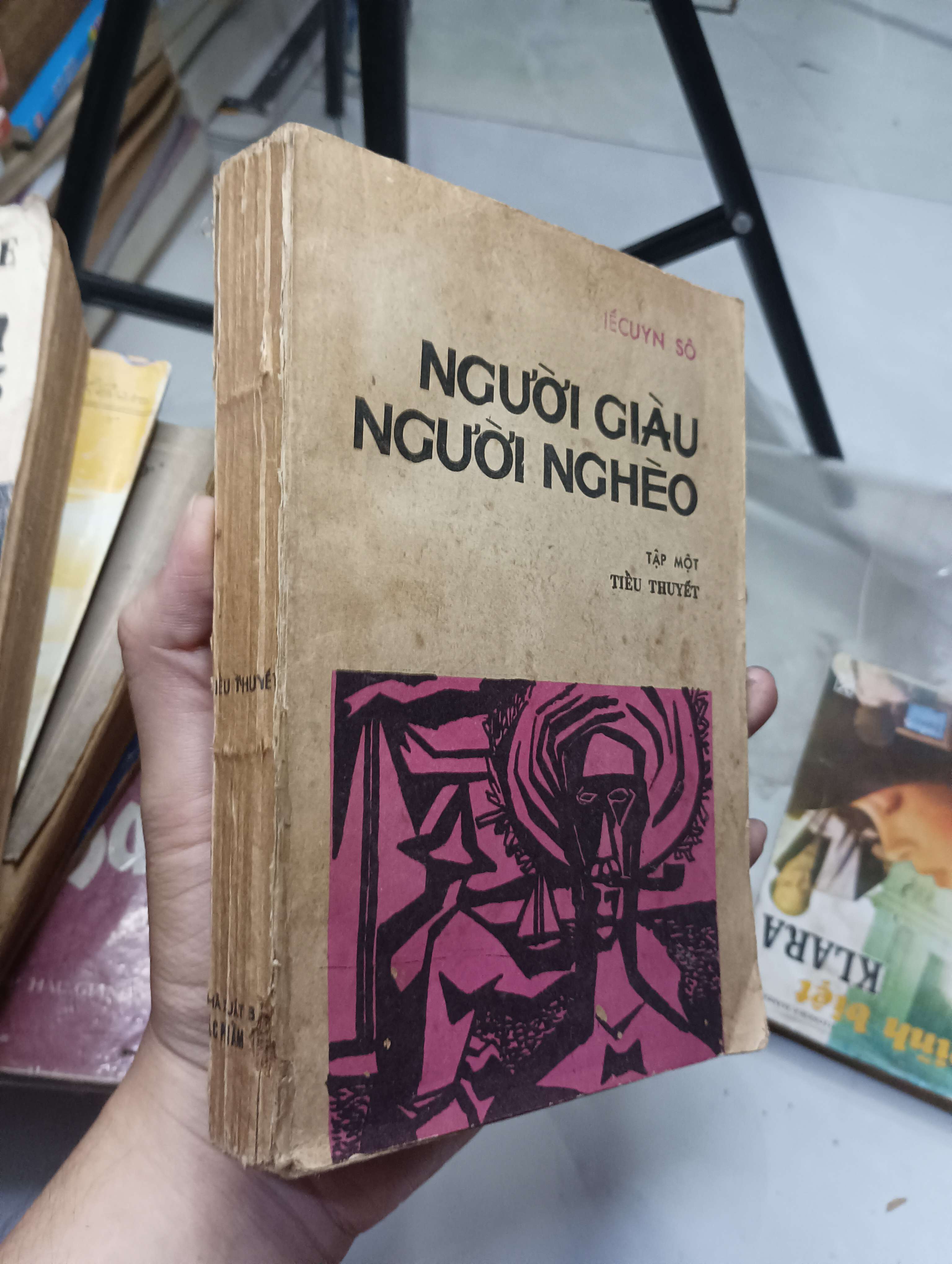 Người giàu người nghèo (Nguyên tác: Rich Man, Poor Man) tập 1 - Irwin Shaw 1971 70% gáy xấu (Tiểu Thuyết) HLSC